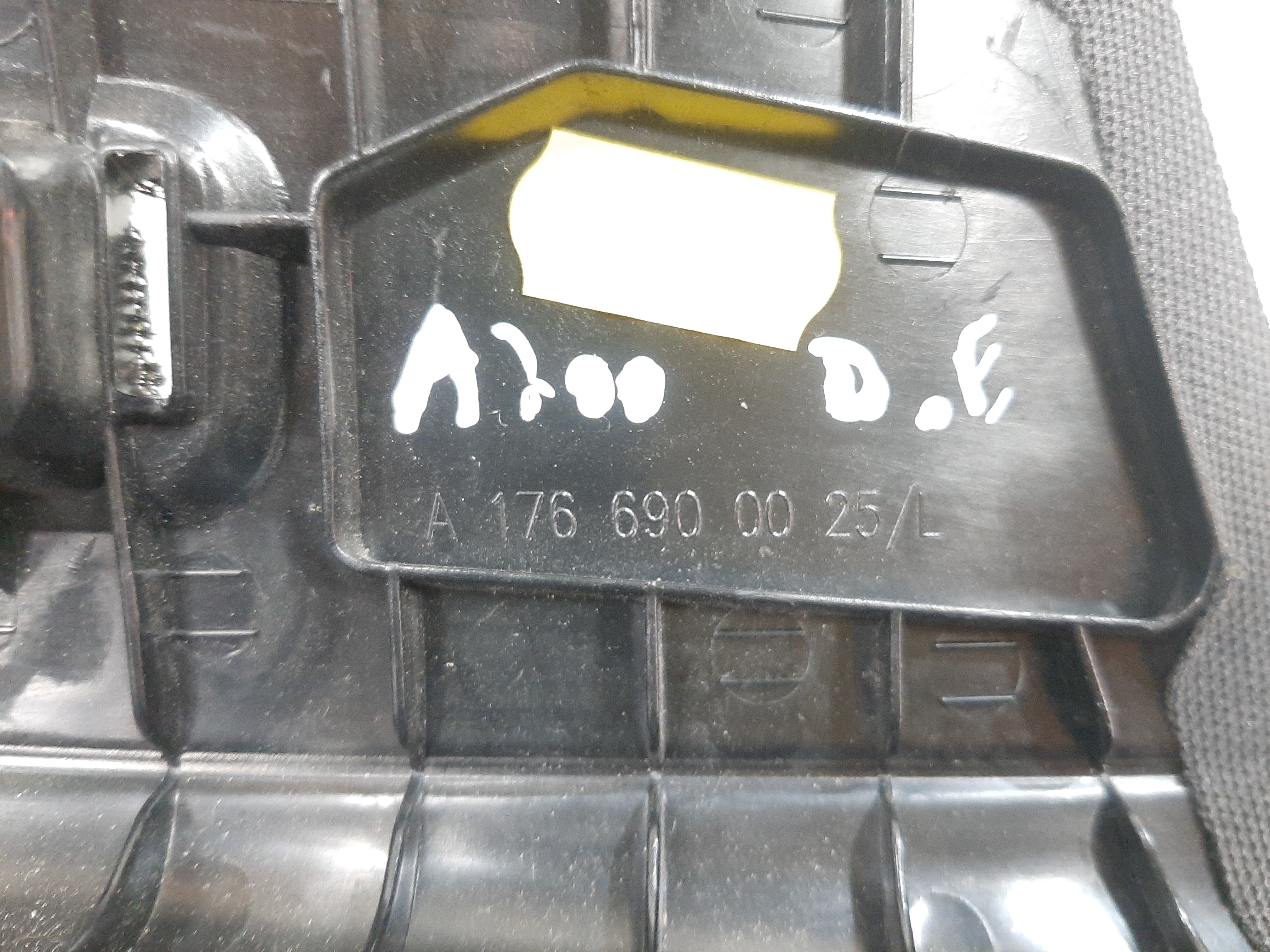 Moldura Coluna Parabrisa Dianteira Esquerda A200 2013 A 2018 9