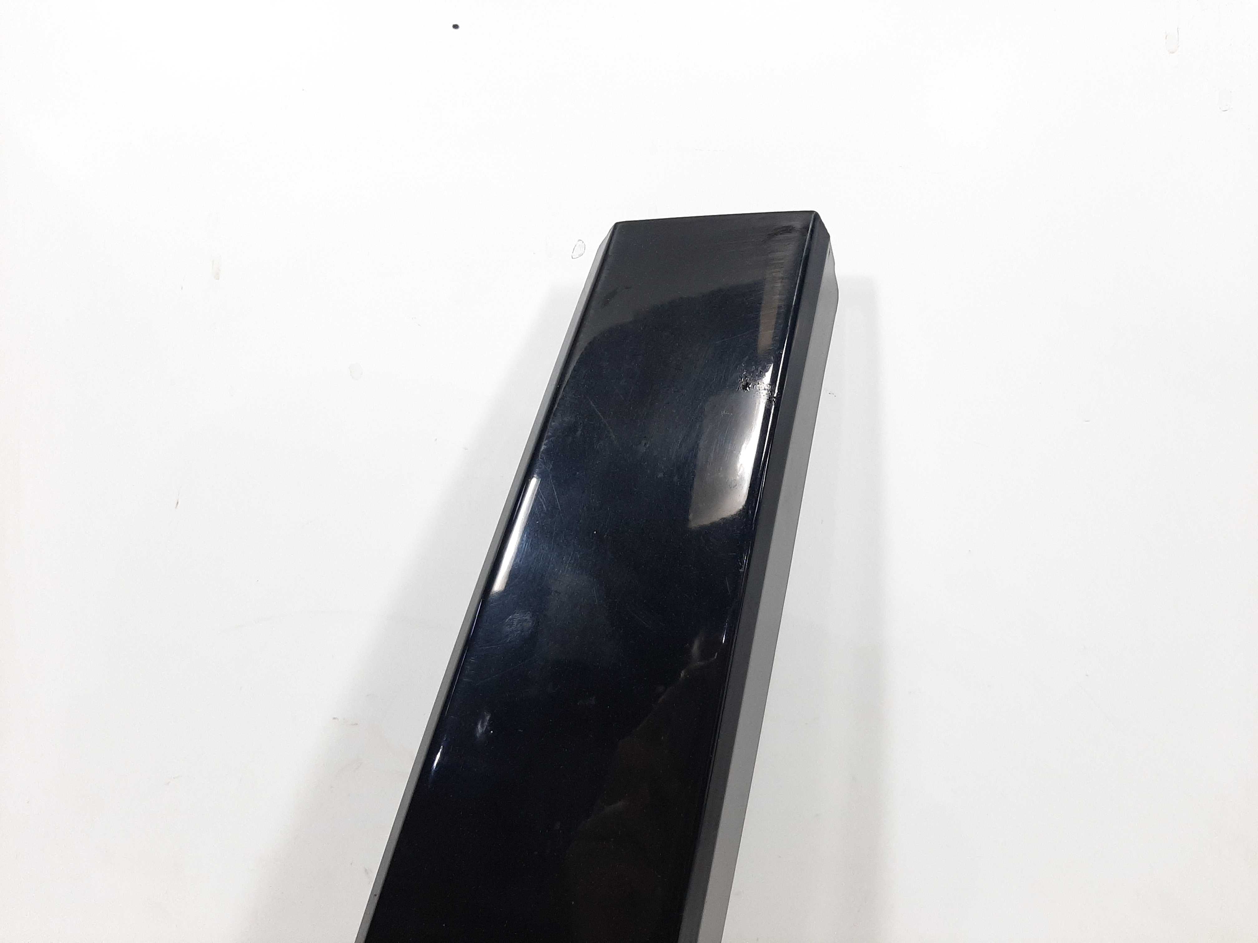Coluna Externa Esquerda Citroen C4 07 A 2013 Com Detalhe 4