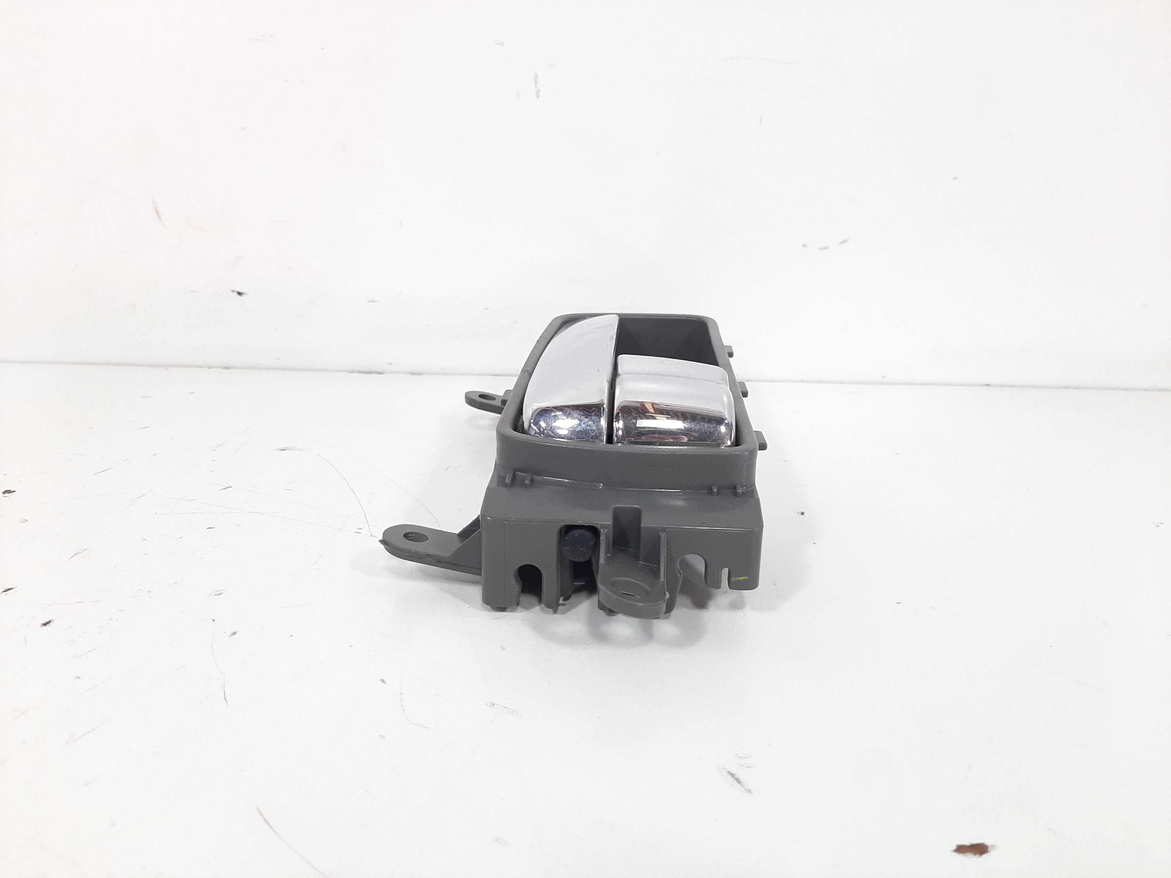 Maçaneta Interna Traseira Direita Nissan Sentra 2008 A 2013 5