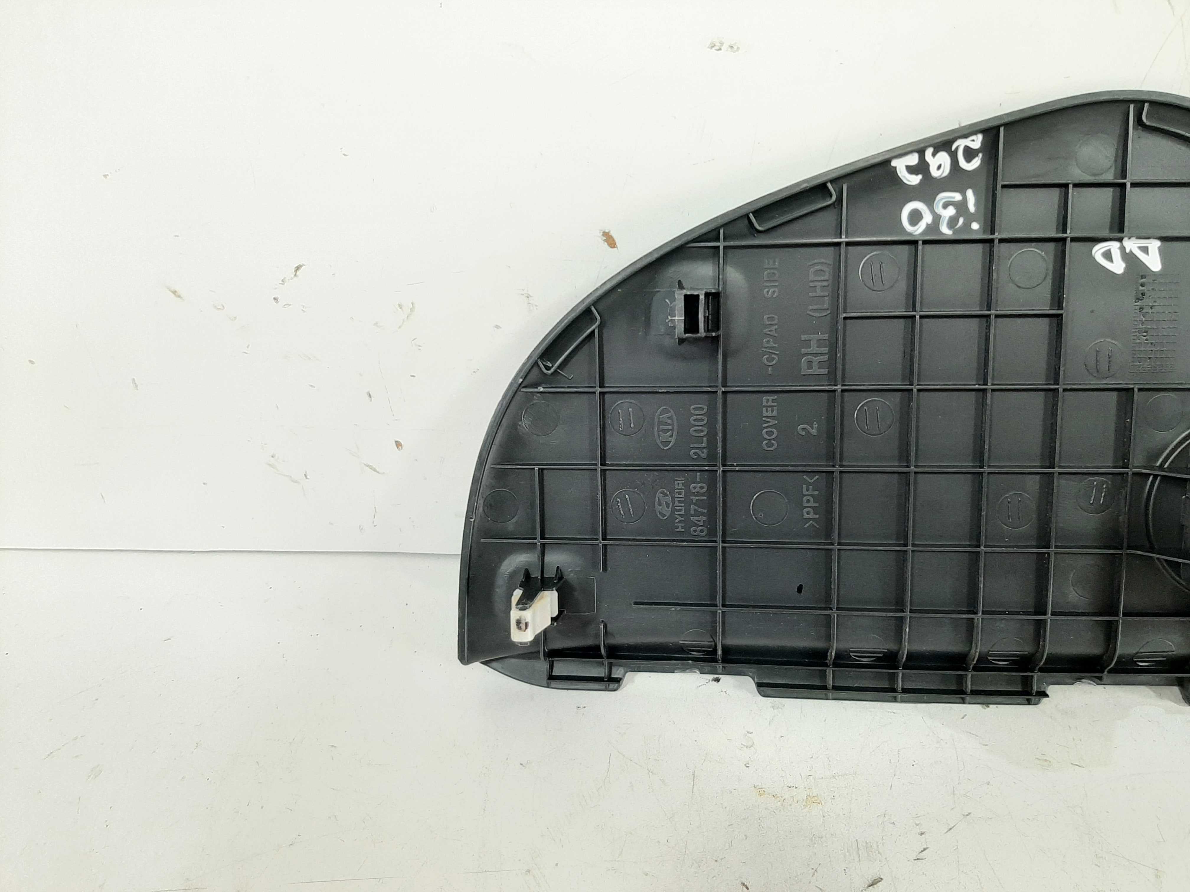 Acabamento Dianteiro Direito Painel Hyundai I30 2009 A 2012 4