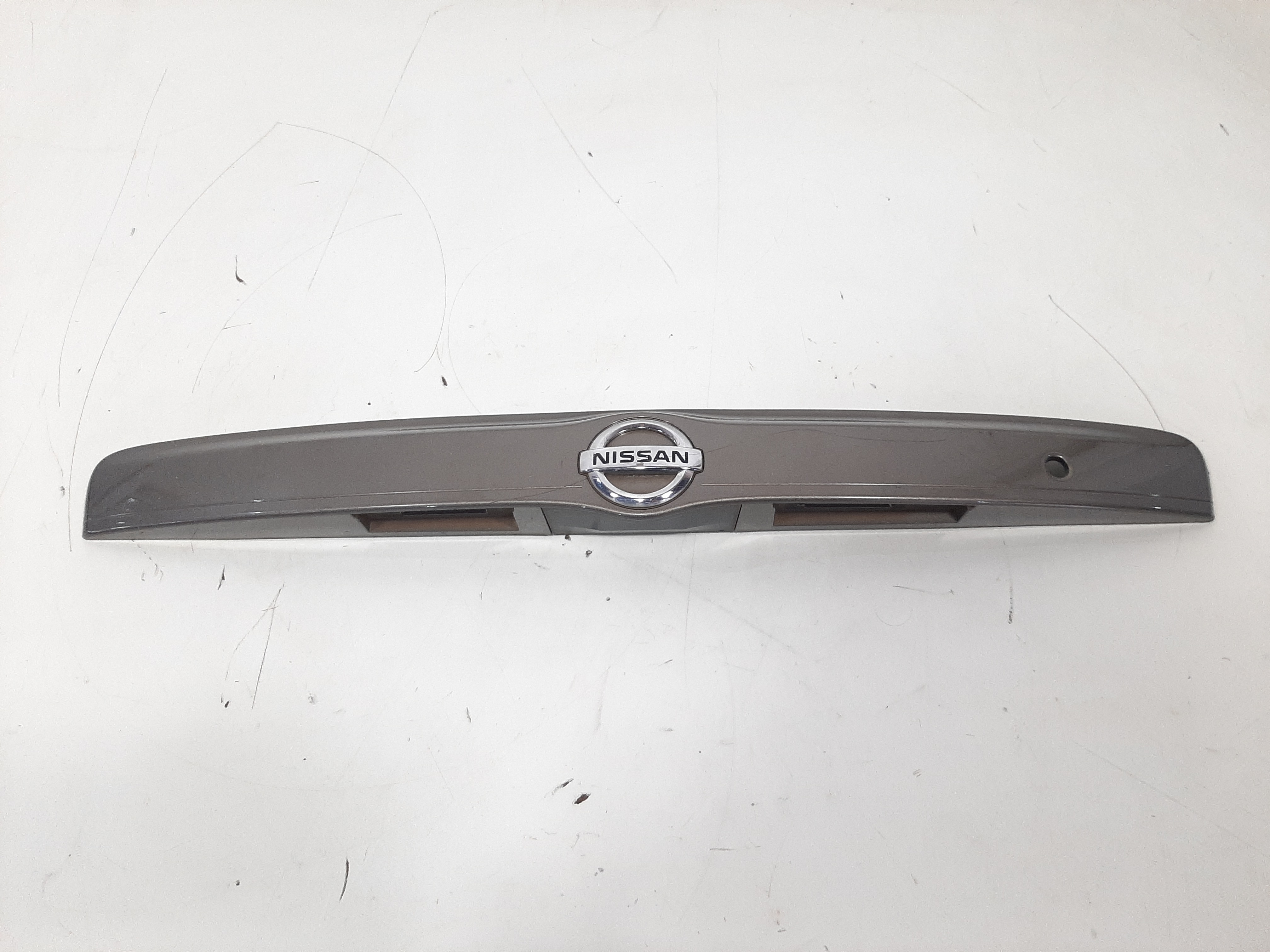 Moldura Luz Placa Nissan Versa 1.6 2011 2012 2013 6