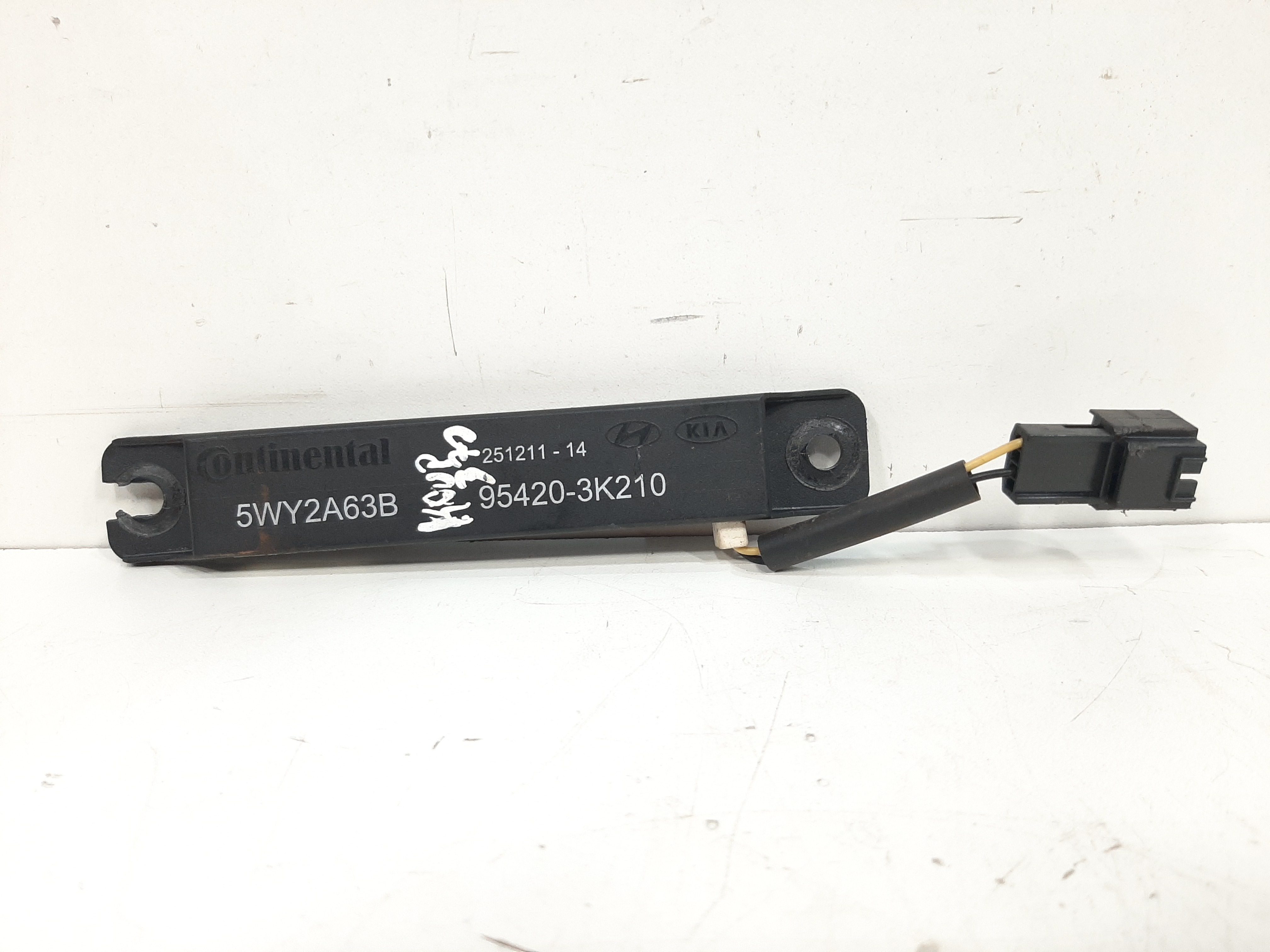 Sensor Antena Kia Cerato Koup 2.0 2011 A 2013 954203k210 2