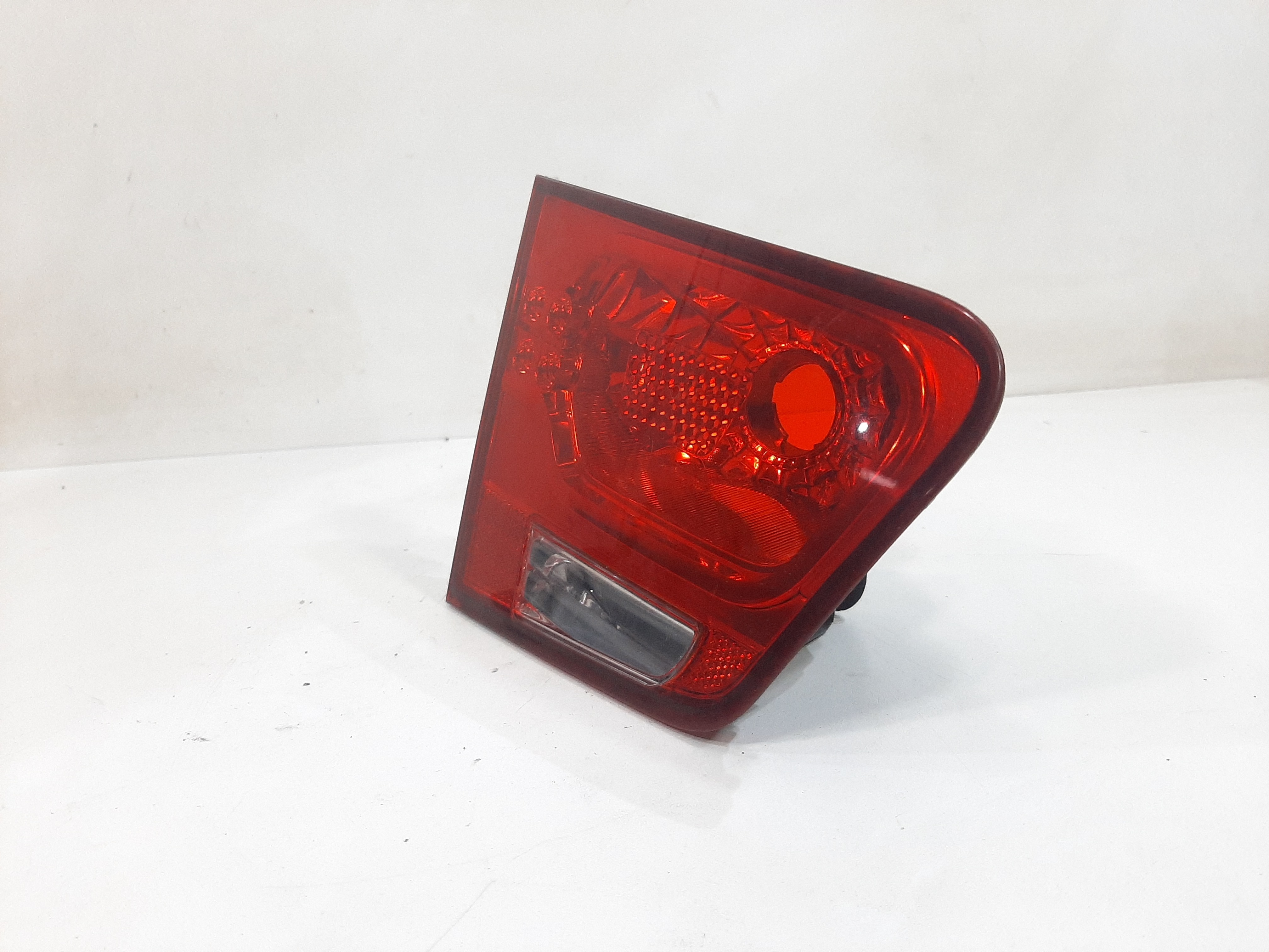 Lanterna Tampa Traseira Esquerda Kia Cerato Sx3 2009 A 2013 3