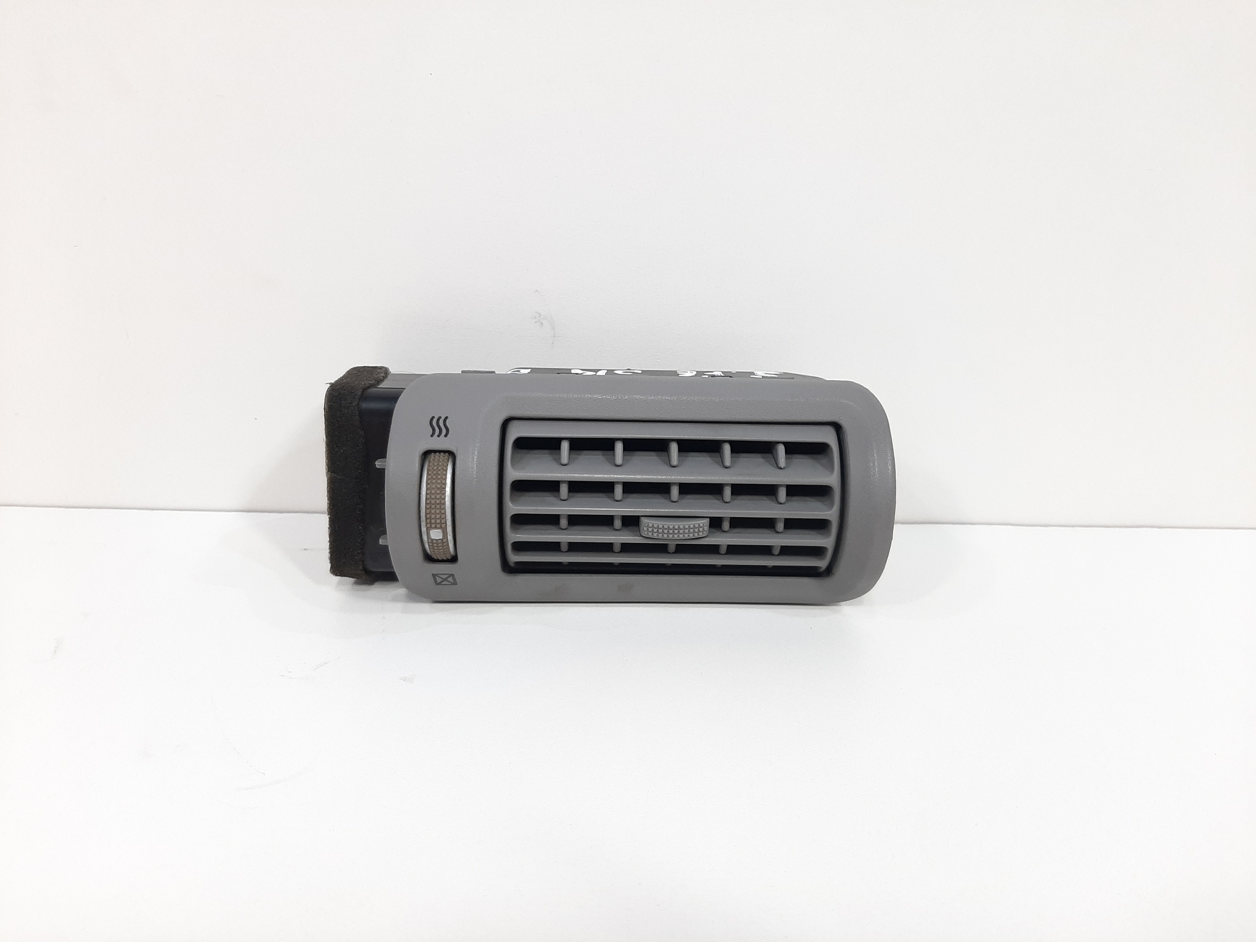 Difusor Ar Dianteiro Direito Hyundai Santa Fé 2007 A 2012 8
