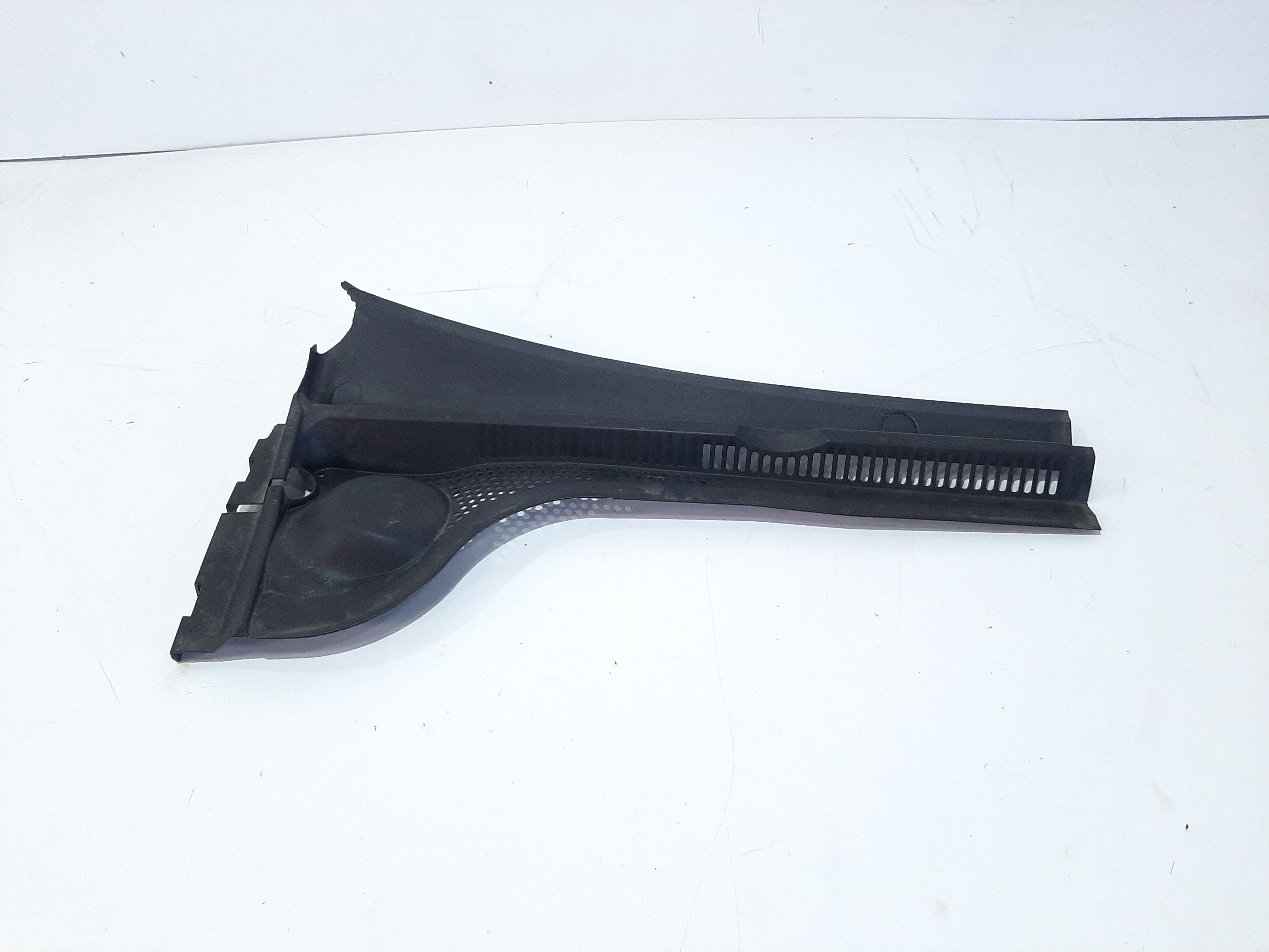 Grade churrasqueira dianteira direita Jetta 371 com detalhe 3