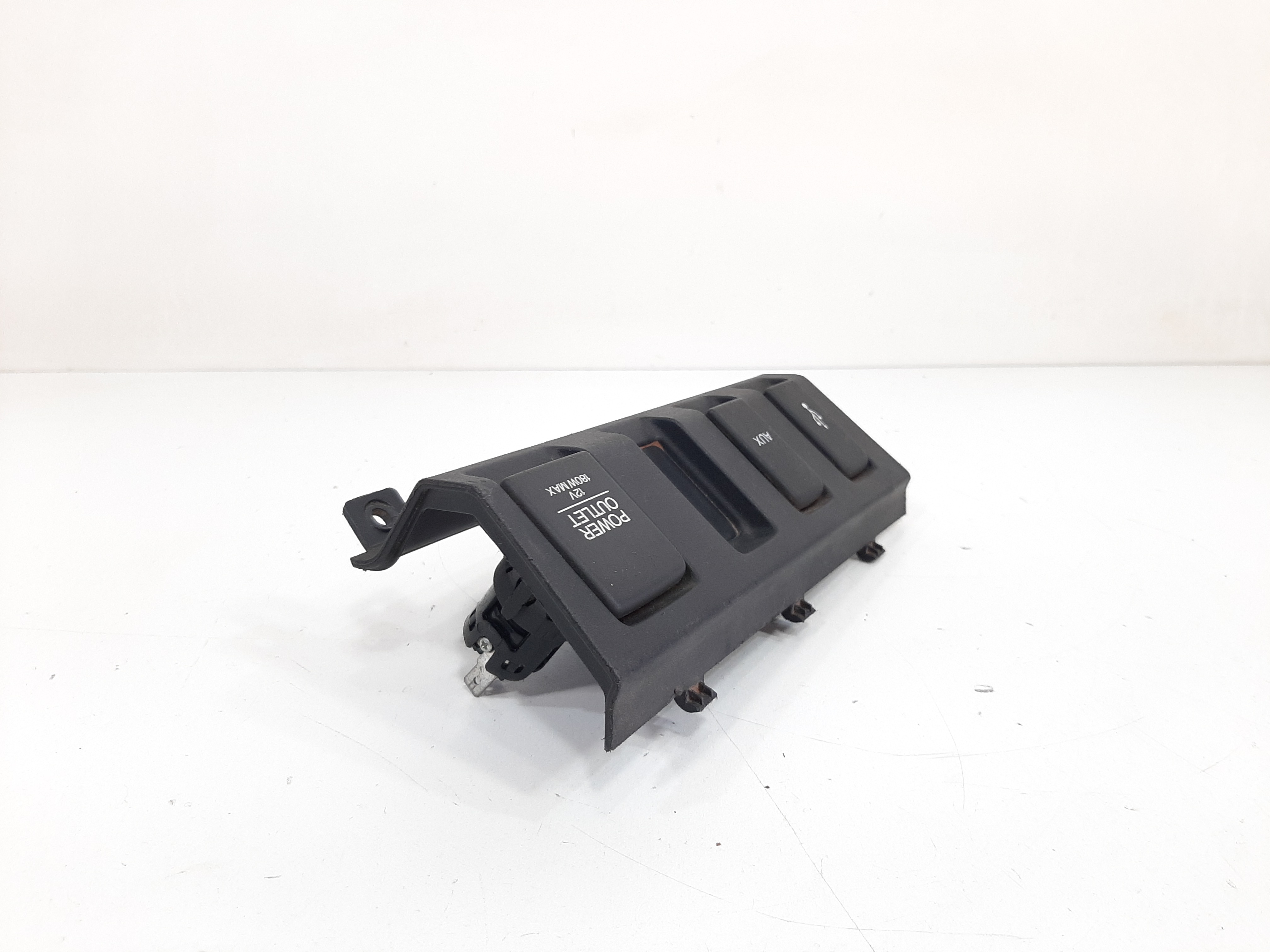 Tomada Auxiliar 12v Aux Usb Power Honda Hrv 2015 A 2019 4