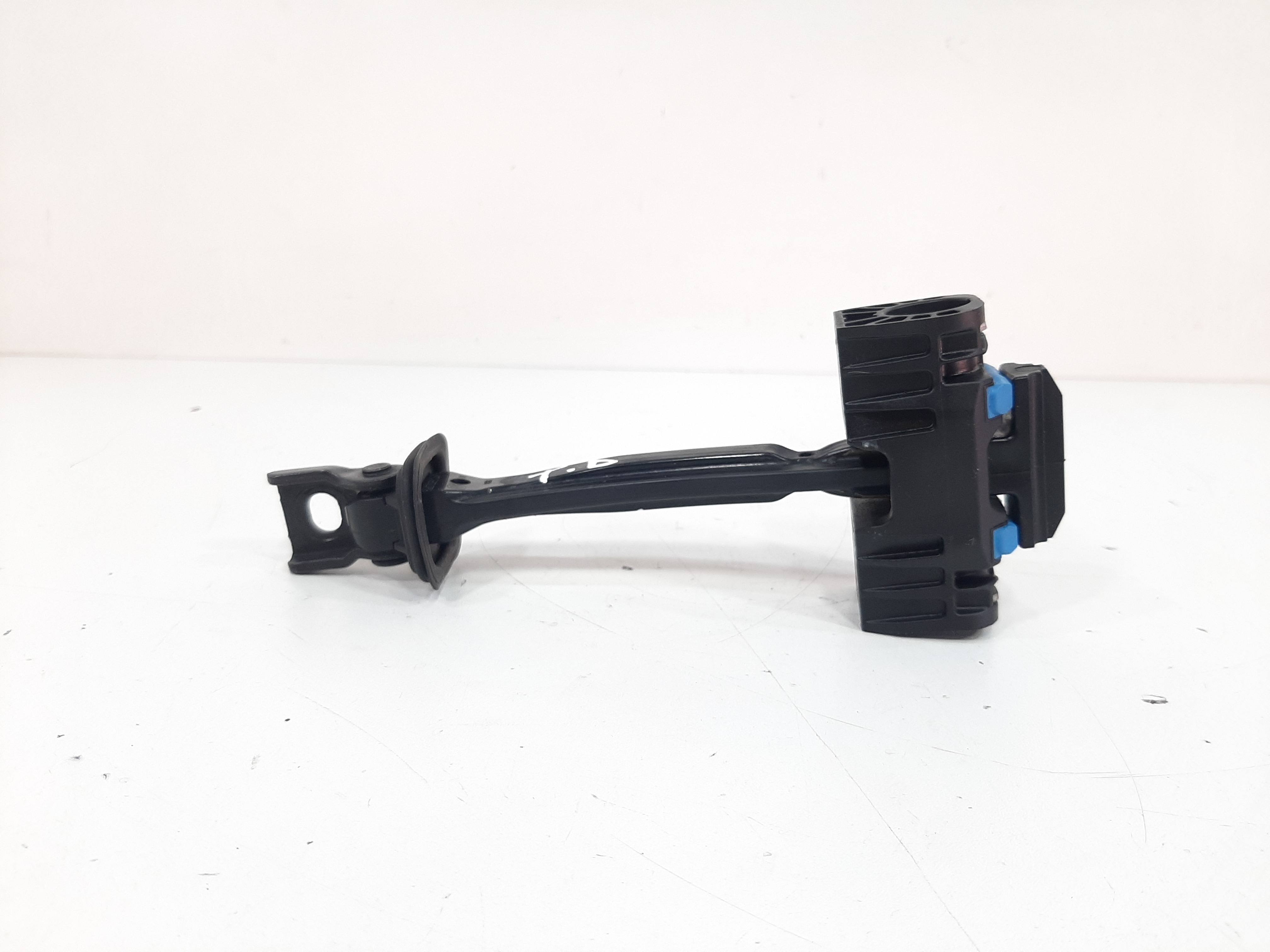 Limitador Porta Traseira Direita Vw Tiguan 2012 2013 A 2017 8