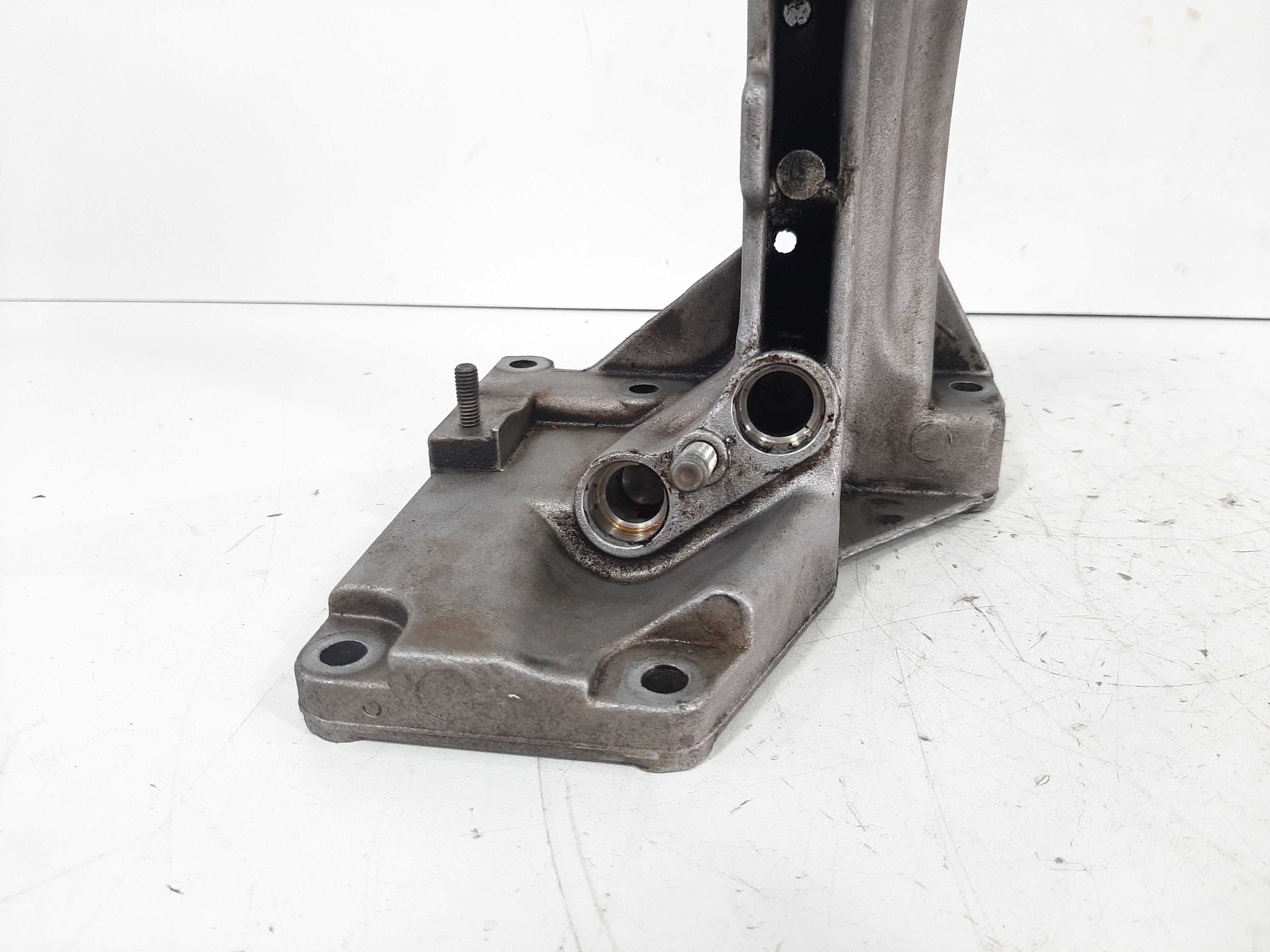 Suporte Compressor De Ar Bmw 540i 4.4 V8 96 97 A 04 7