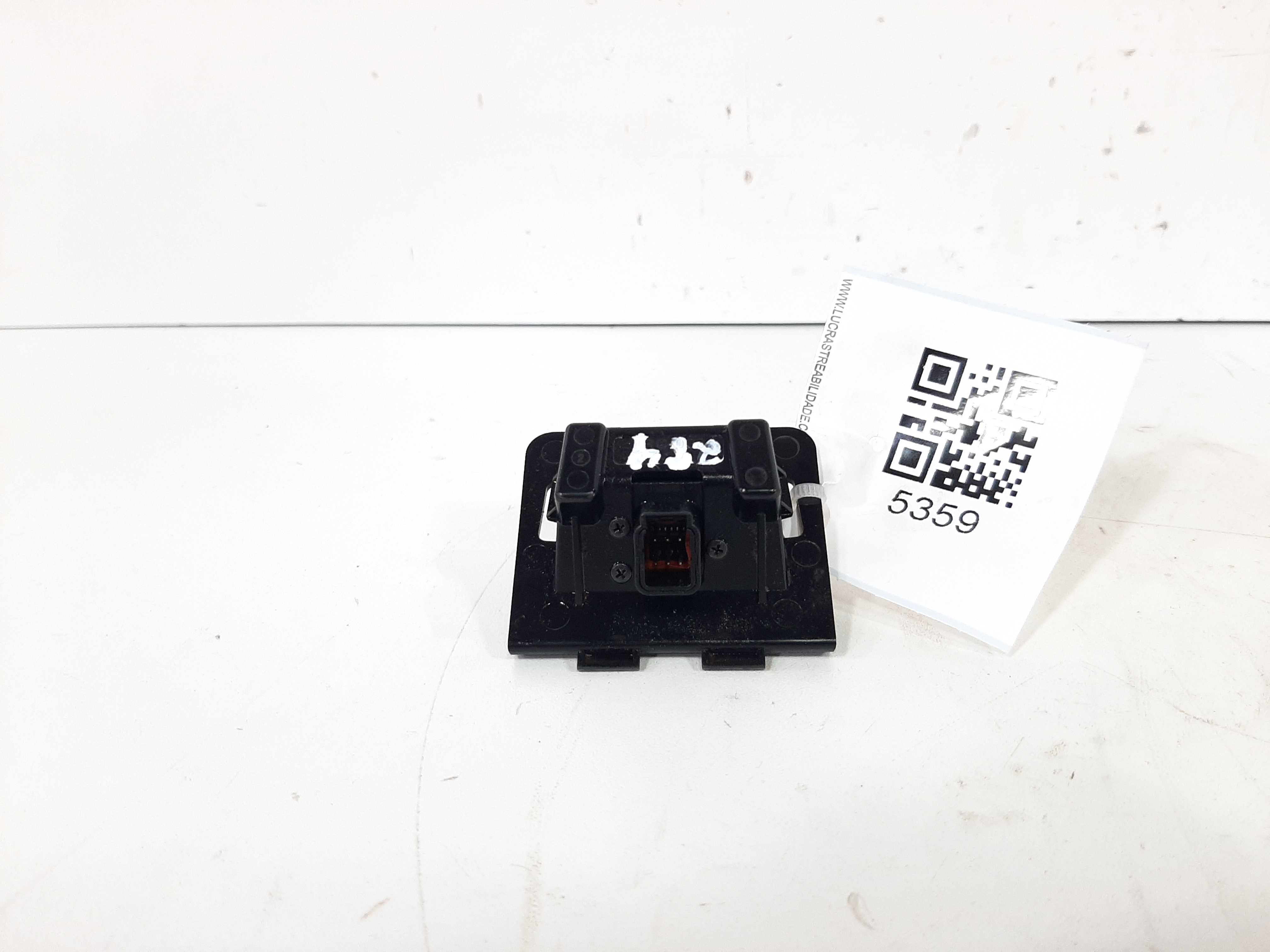 Camera Traseira Ré Gm Onix 2013 2014 2015 2016 2017 2018 4