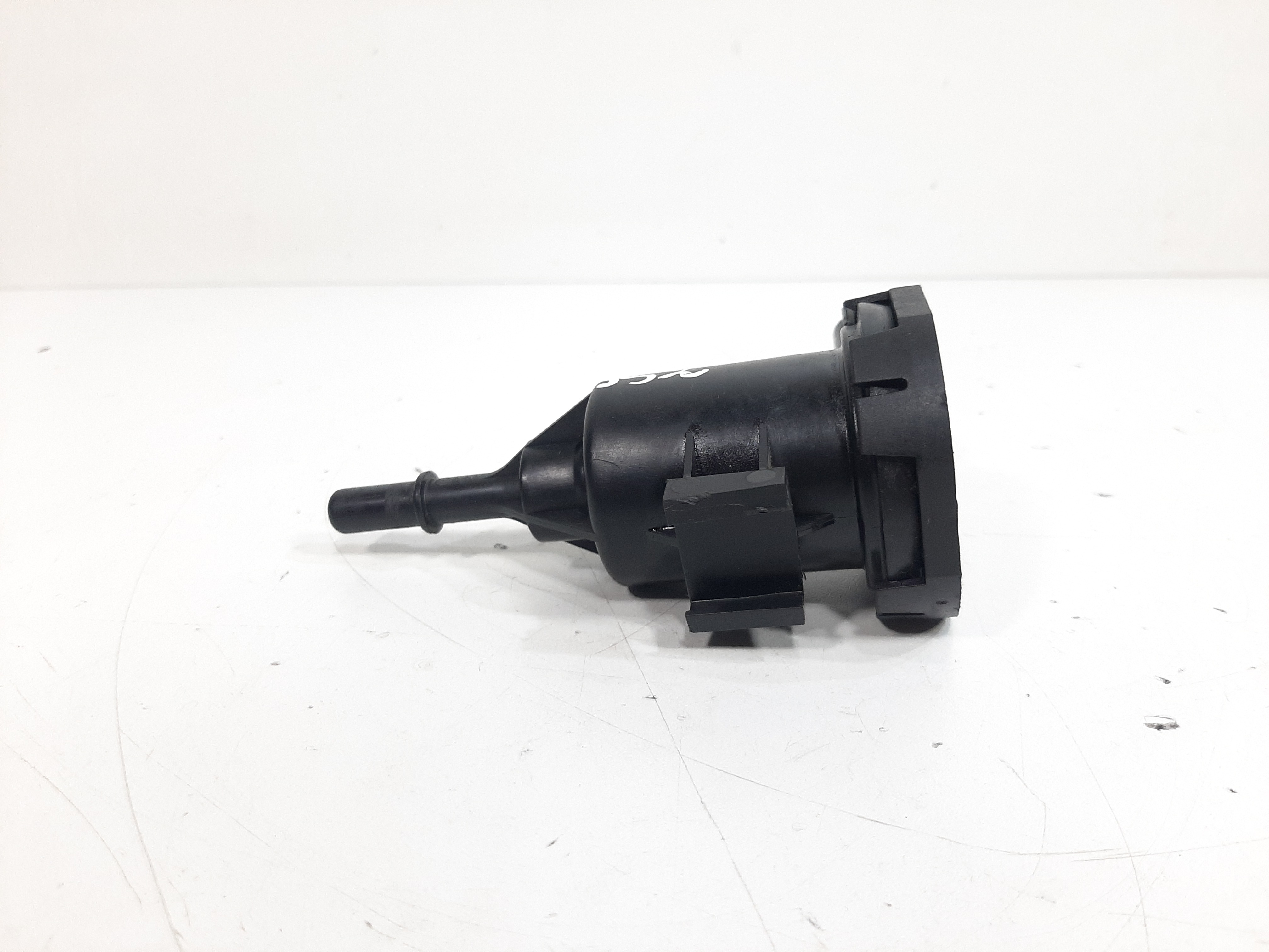 Válvula Cânister Mercedes Benz A200 Gla200 1.6 A0014760532 2