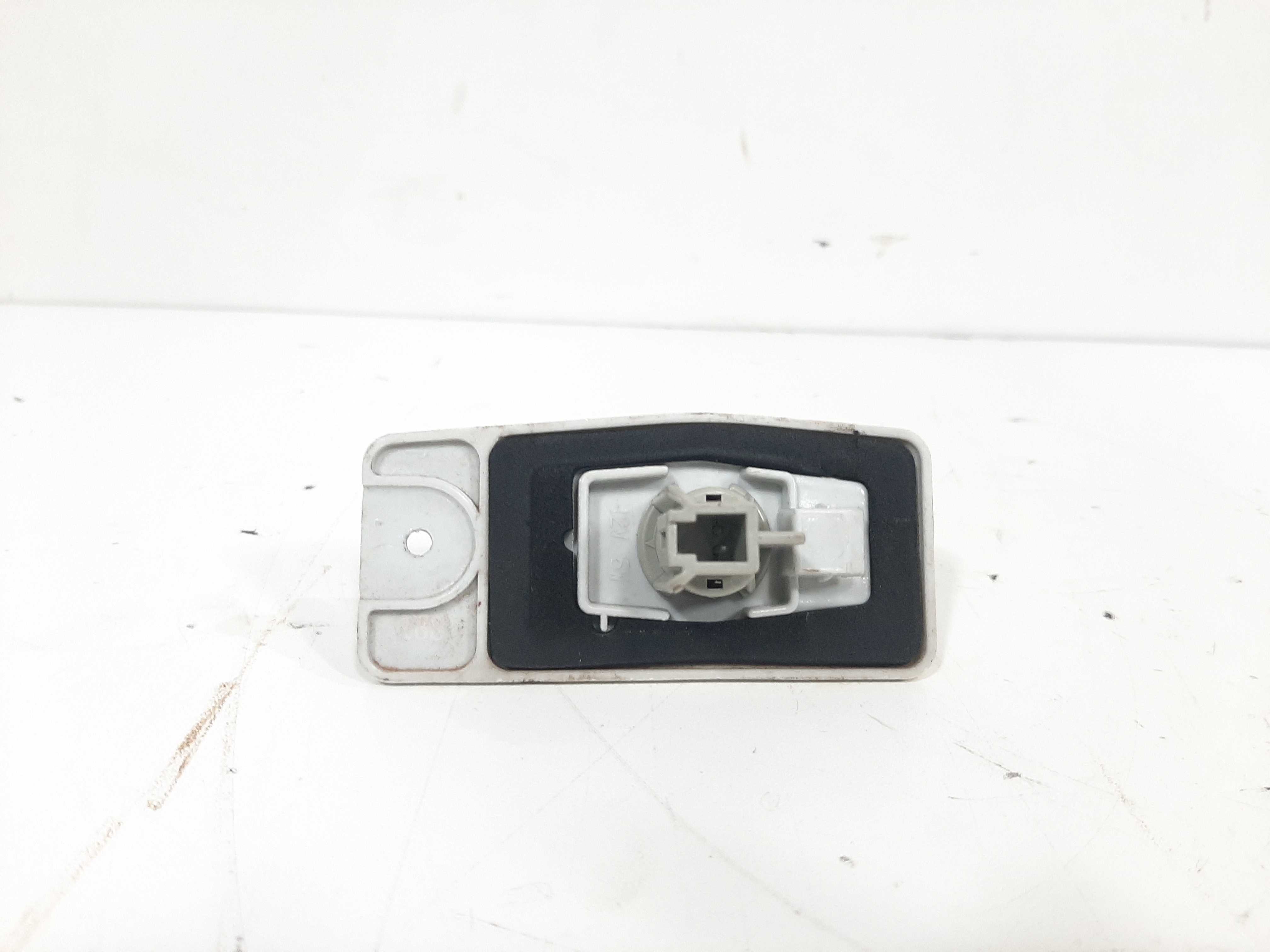 Luz Placa Traseira Nissan Sentra 2008 2009 2010 2011 2013 6