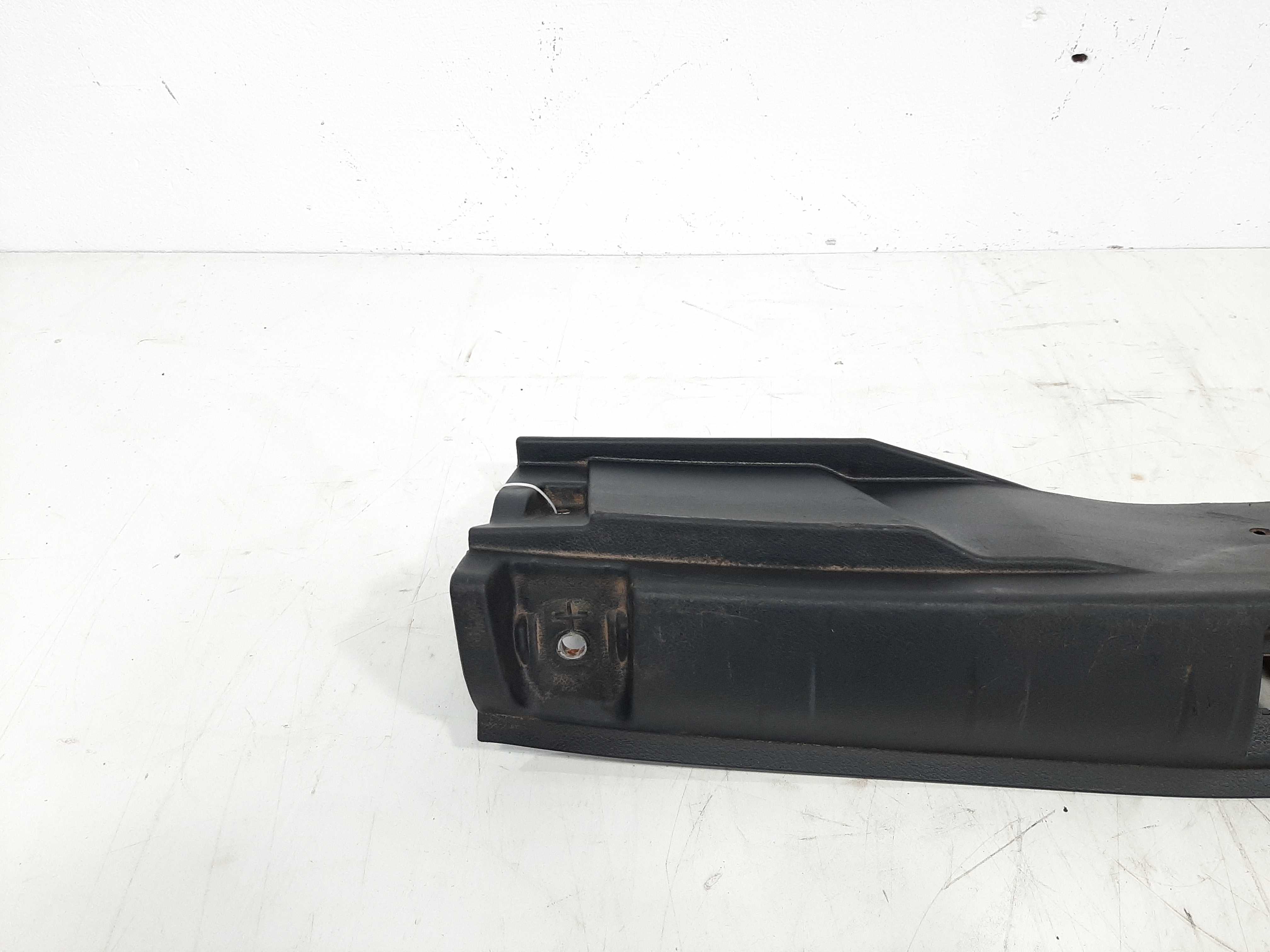 Acabamento Porta Malas Vw Jetta 2015 2016 2017 2018 2019 9