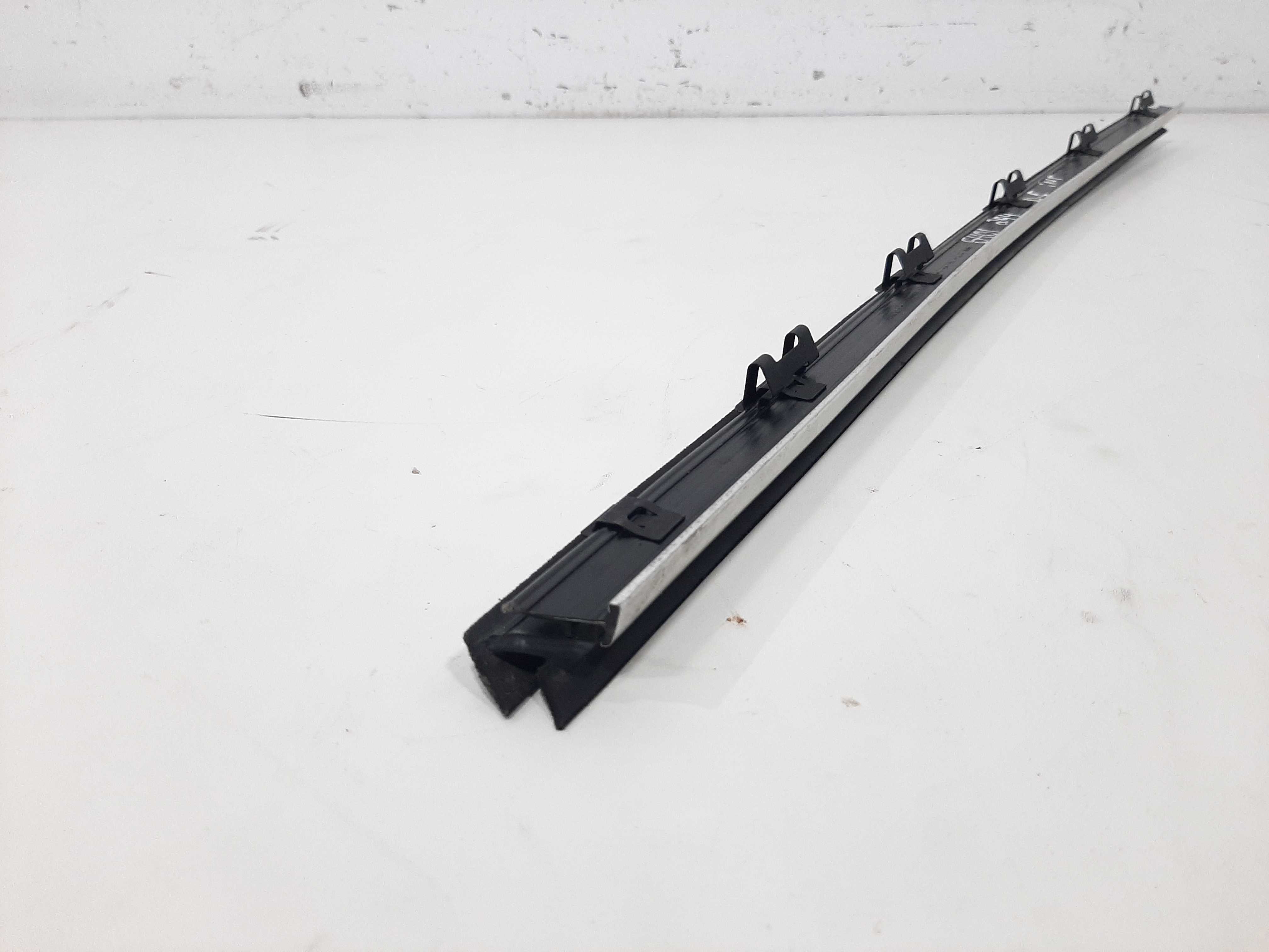 Friso Porta Interno Dianteiro Esquerdo Bmw 540i 1999 A 2004 Preto Com Detalhe Cromado 3