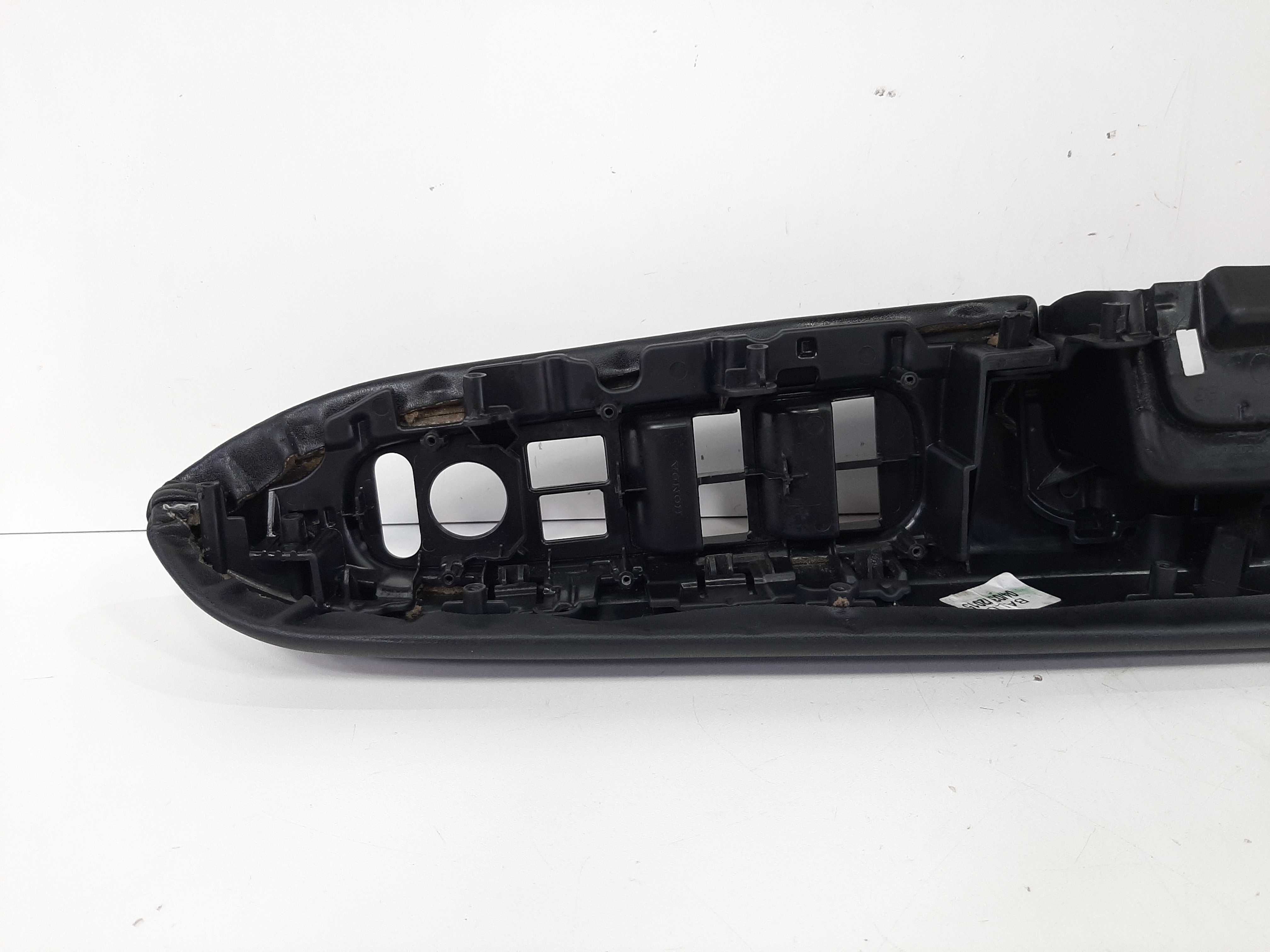 Moldura Comando Vidro Dianteiro Esquerdo Honda Hrv 15 A 2018 8
