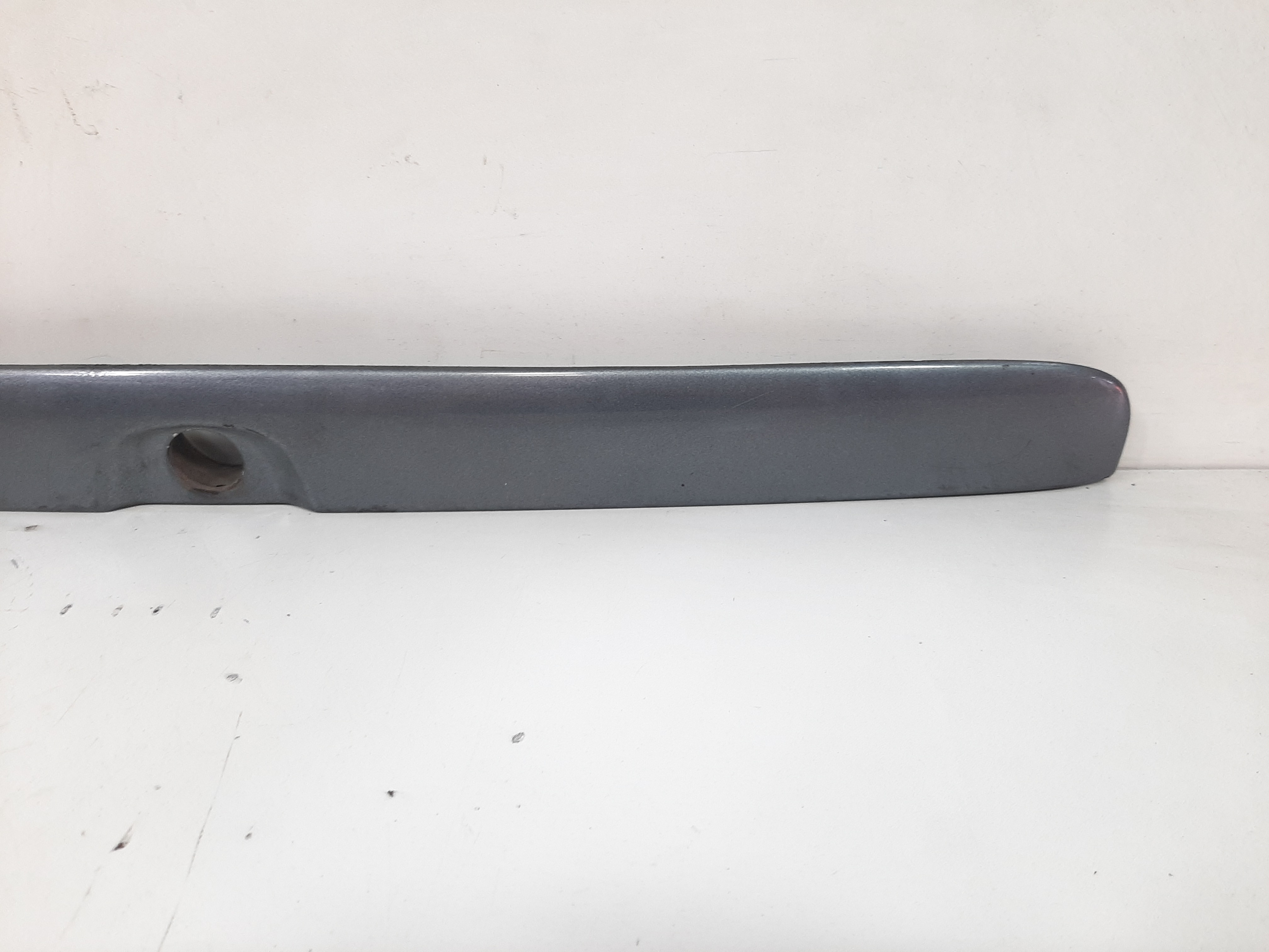 Friso Tampa Traseira Porta Malas Gm Astra Hatch 1998 A 2012 2