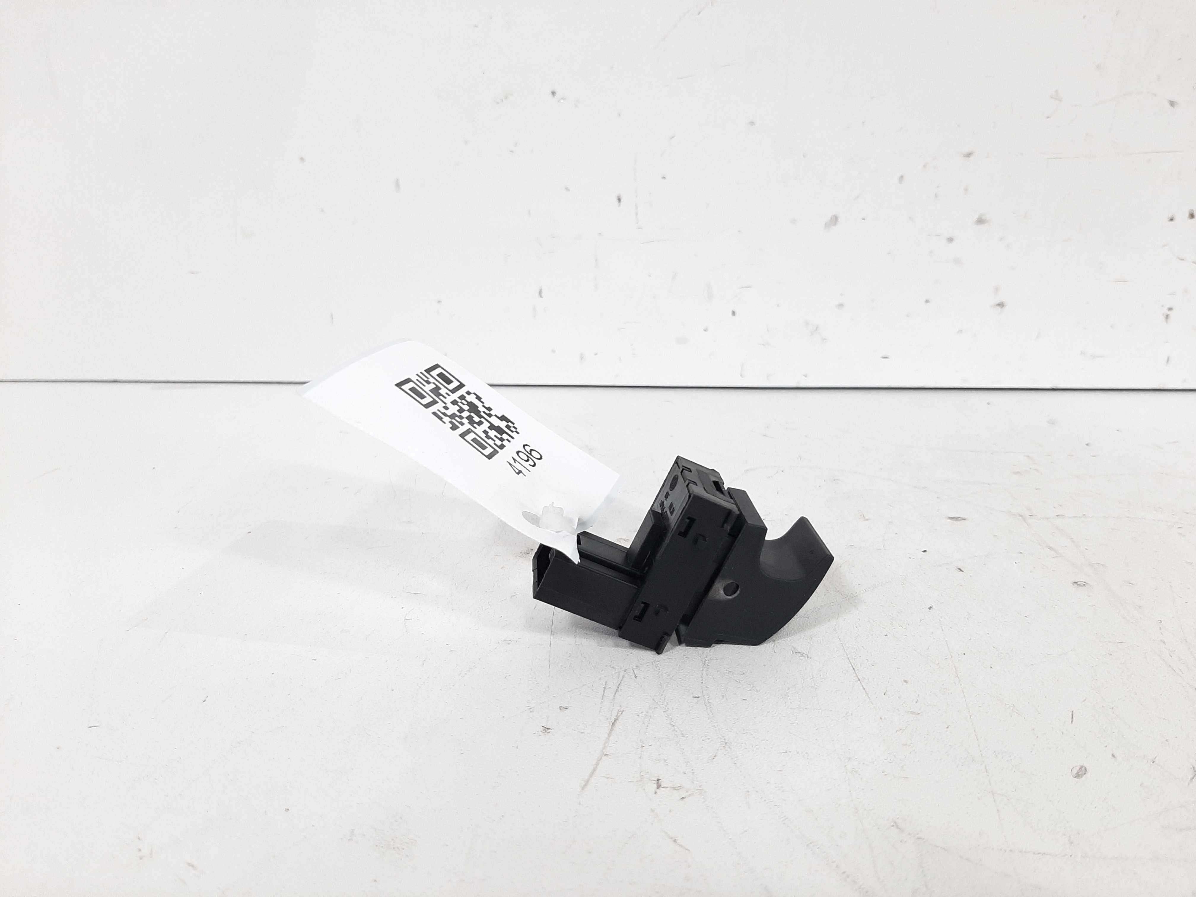 Botão Comando Vidro Traseiro Direito Vw Jetta 2016 2017 2018 2