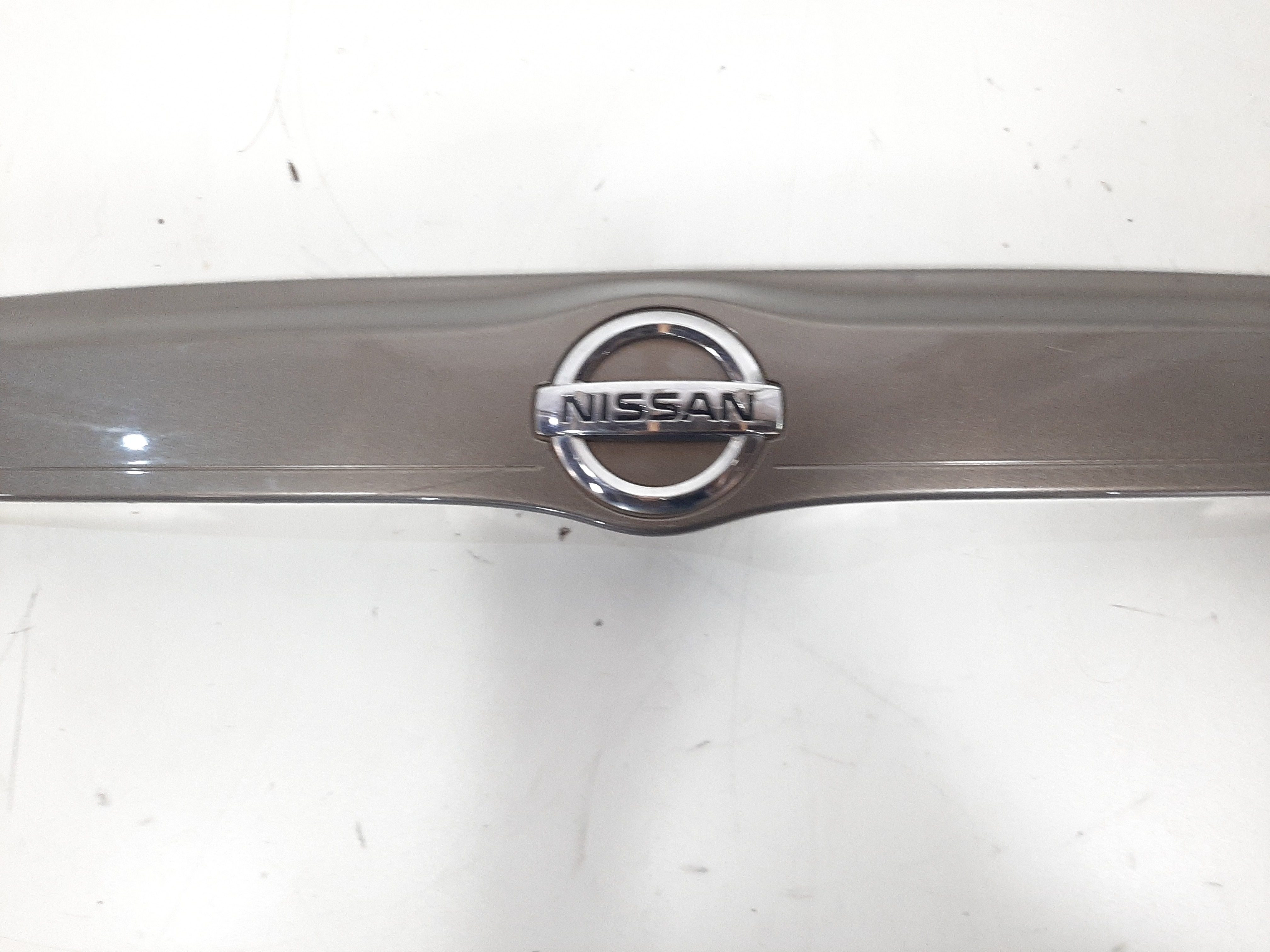 Moldura Luz Placa Nissan Versa 1.6 2011 2012 2013 5