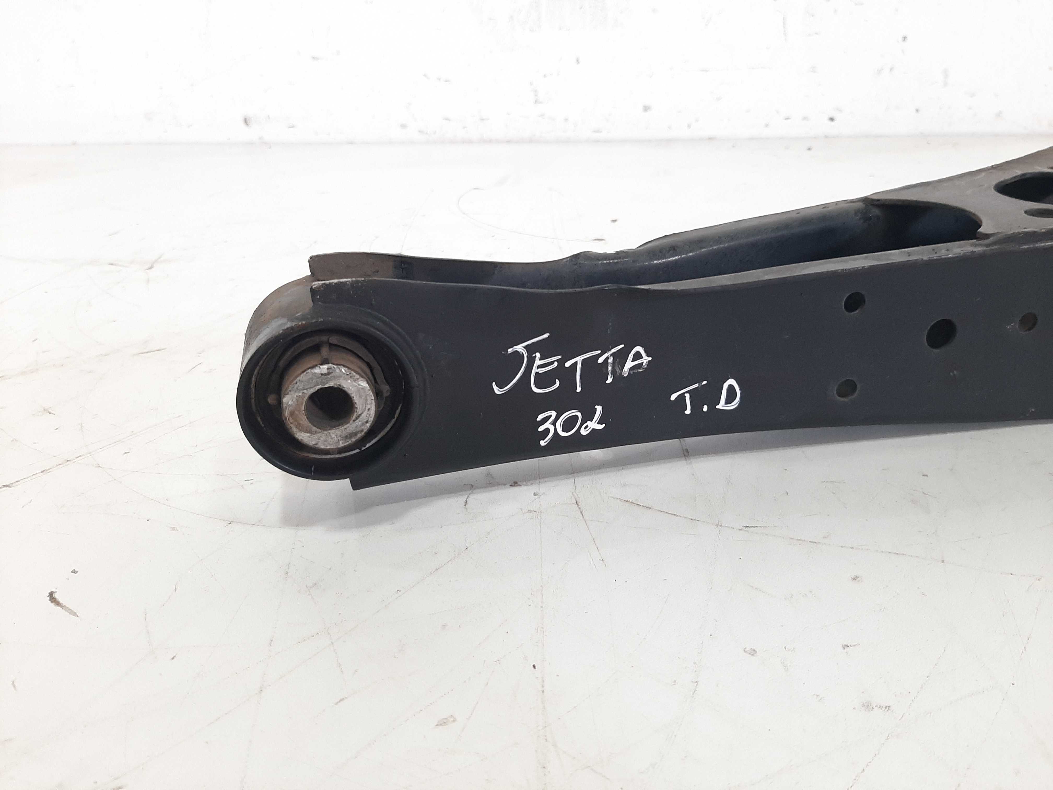 Bandeja Suspensão Traseiro Direito Vw Jetta 2011 2012 A 2018