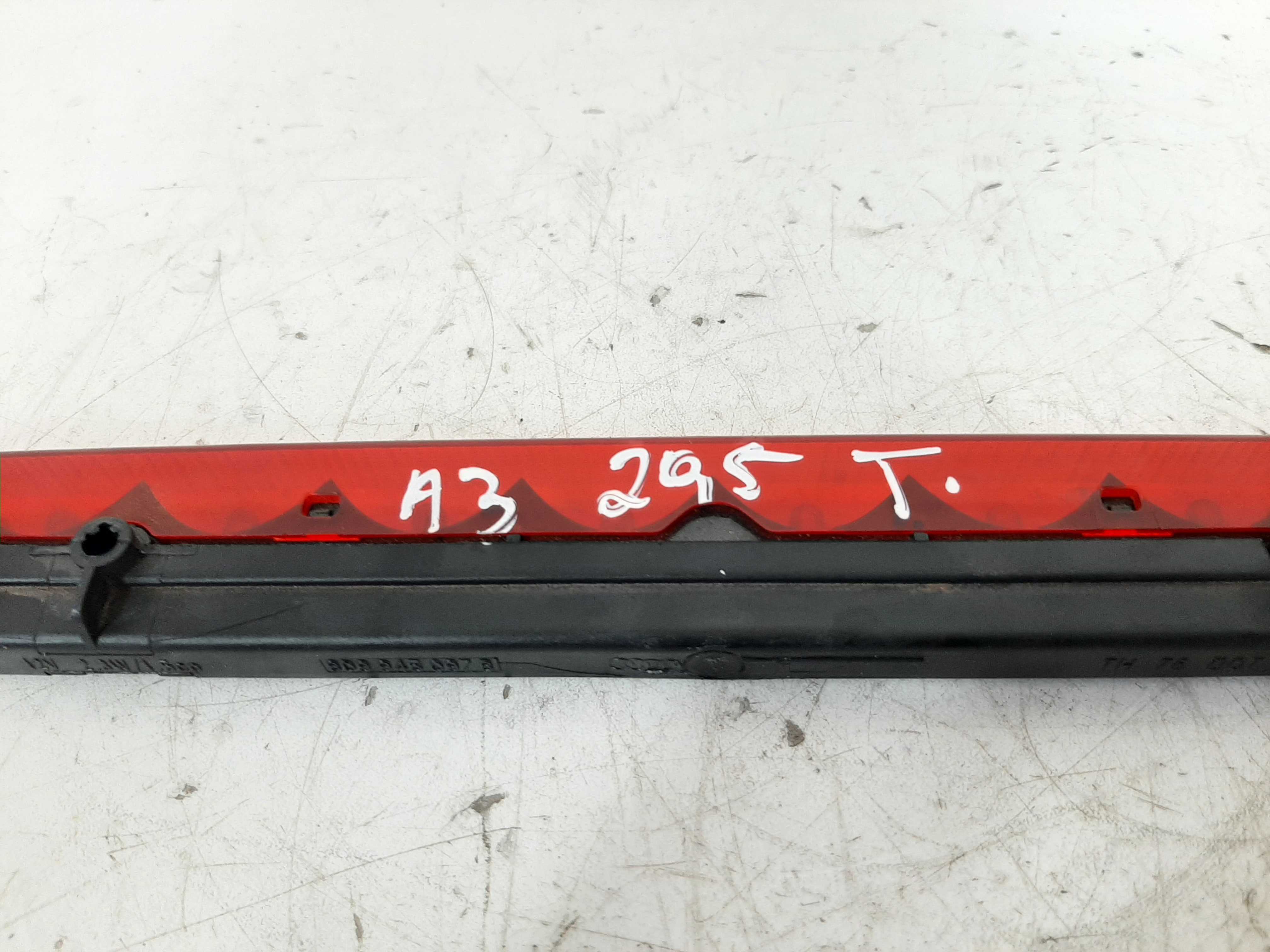 Luz Brake Light Audi A3 Cód. 8d9 945 097 B 8