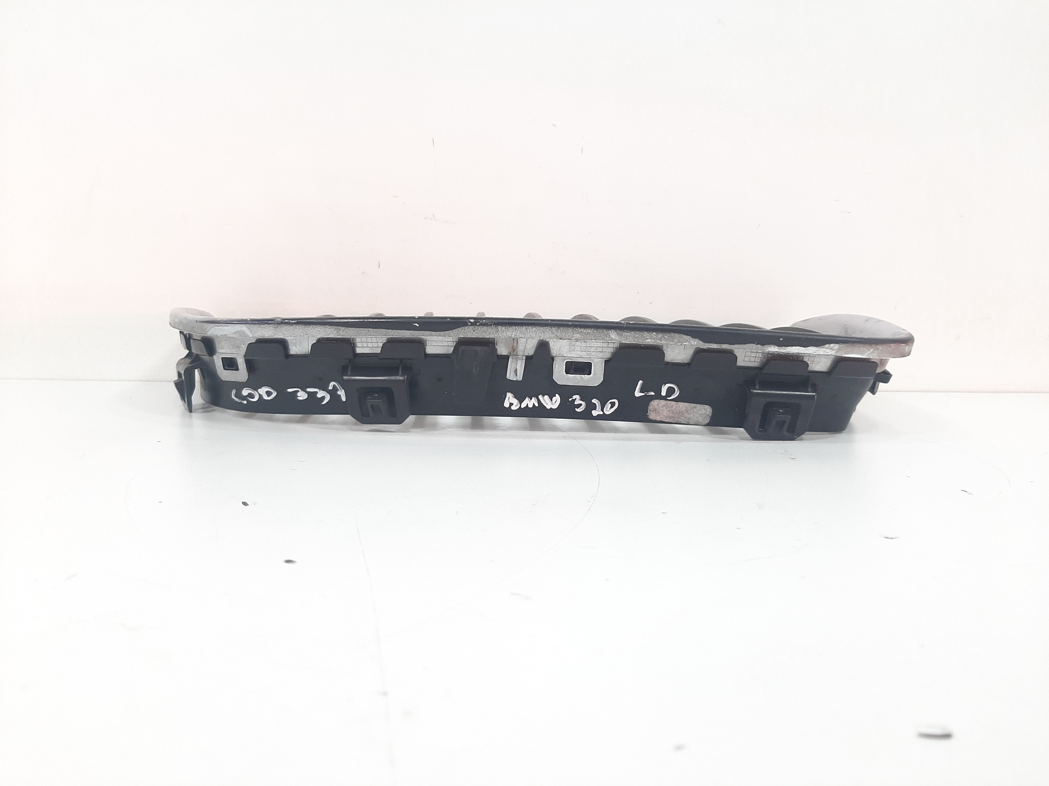 Grade Dianteira Direita Parachoque Bmw 320i 2006 2007 A 2012 8
