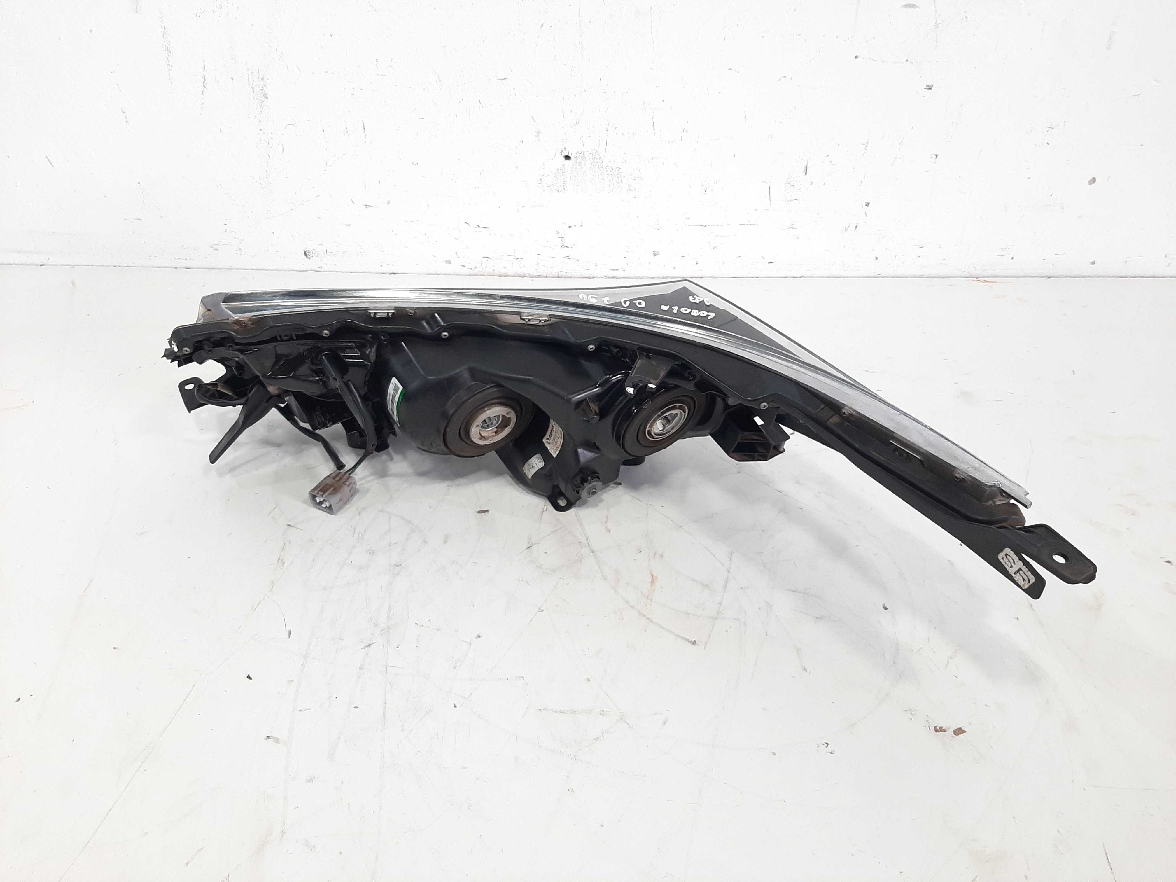 Farol Dianteiro Direito Corolla Xei 2014 A 2017 C/ Avaria 4