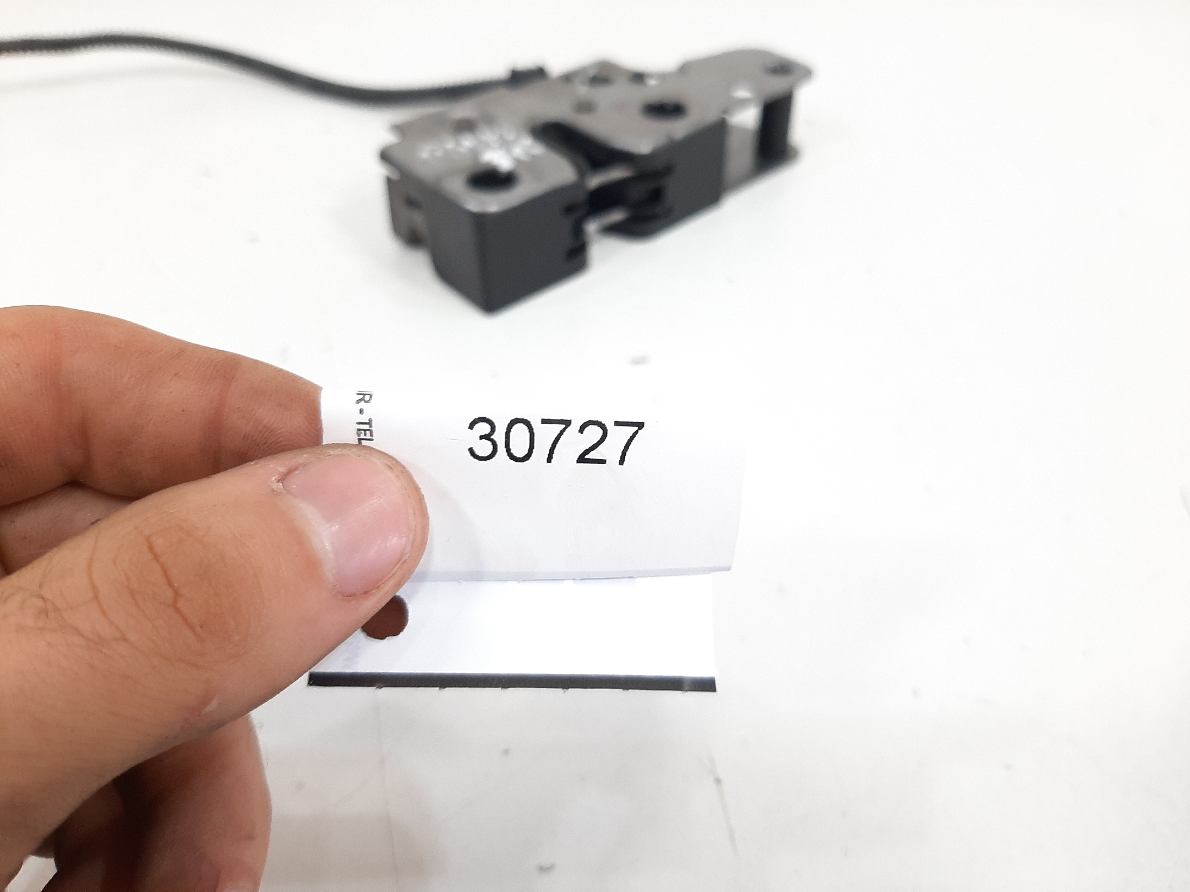 Fechadura Capô Volkswagen Vw Tiguan 2012 2013 2014 A 2017 8