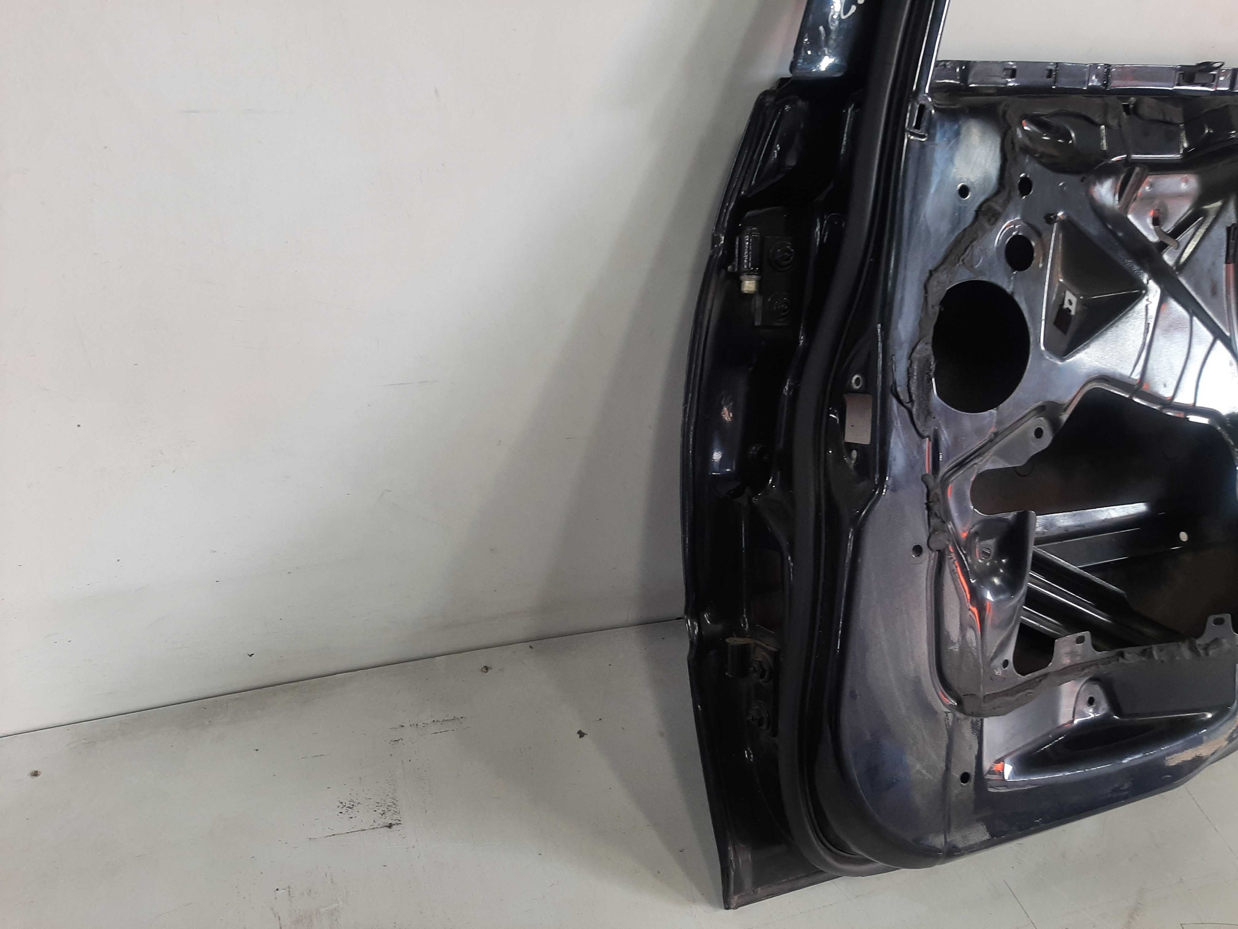 Porta Traseira Direita Bmw 325i 2000 2001 2002 2003 4