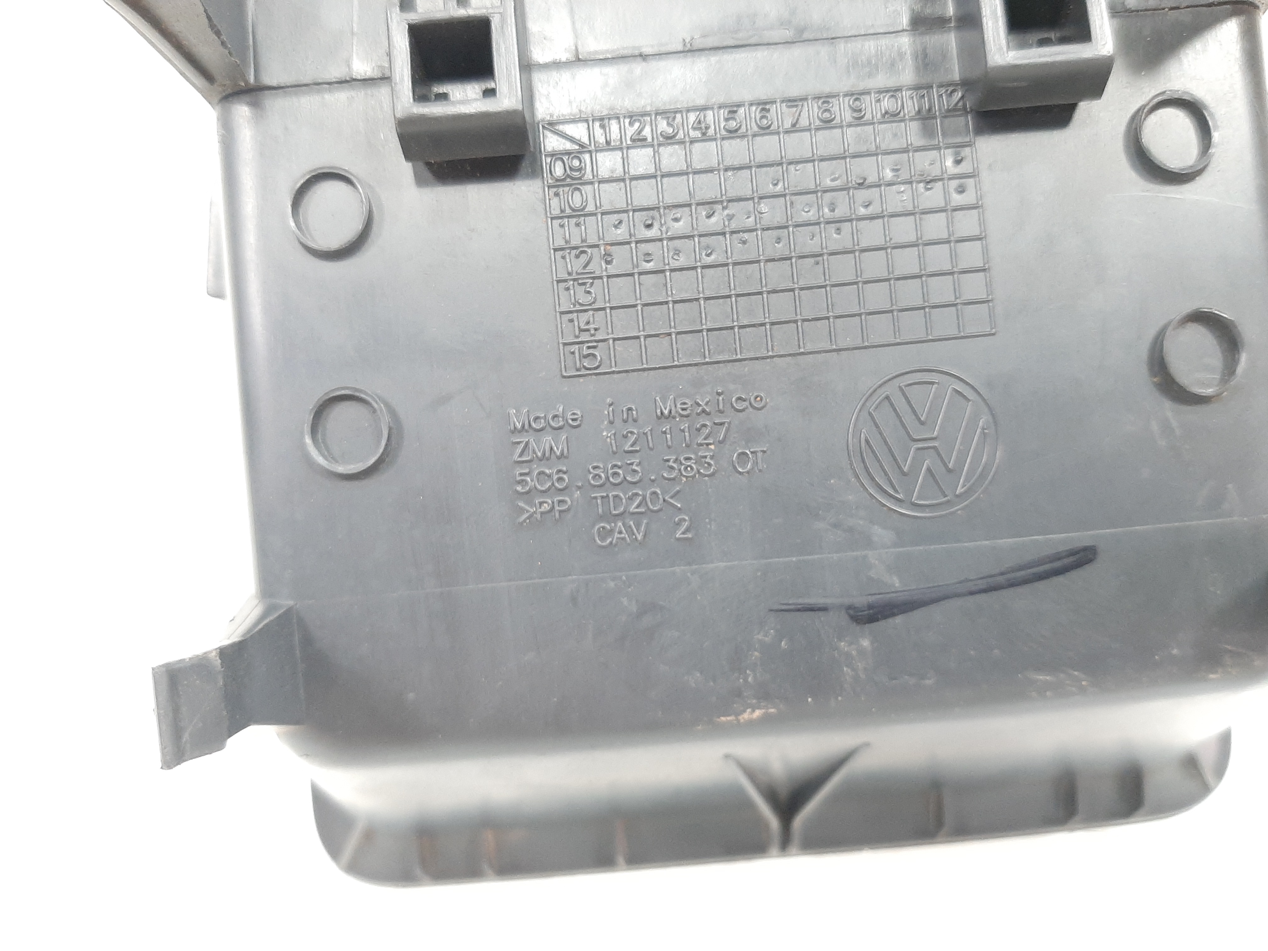 Porta Treco Objeto Central Vw Jetta 2011 A 2017 5c6863383 3