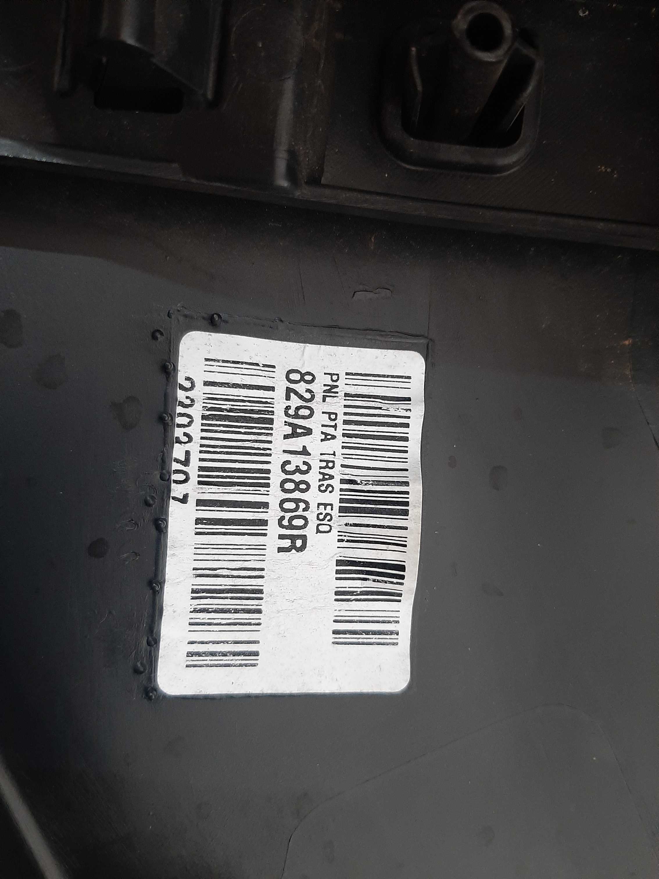 Forro Porta Traseiro Esquerdo Renault Sandero 2014 A 2019 4