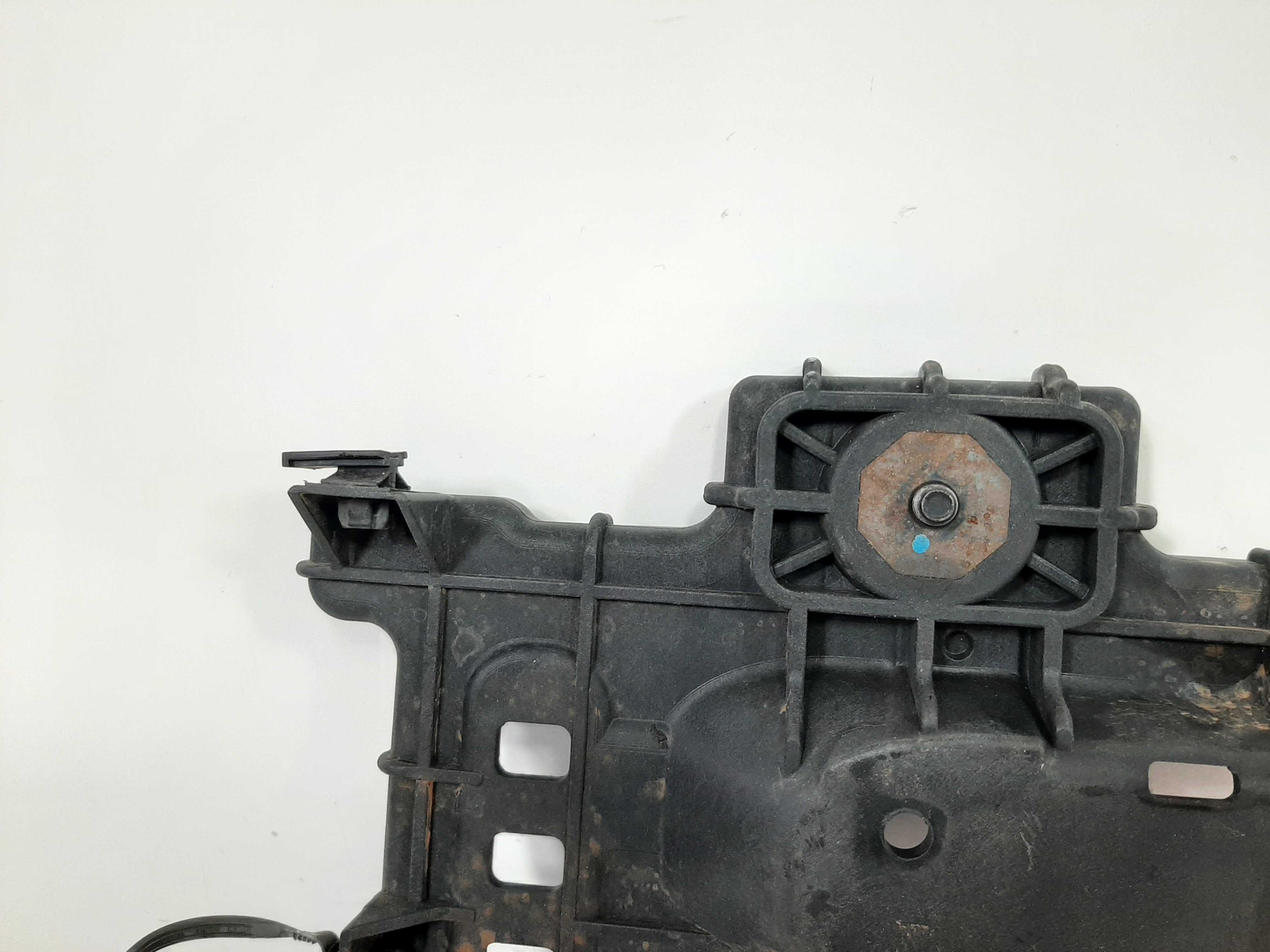 Suporte Bateria Hyundai I30 2.0 16v 2009 2010 2011 2012 8