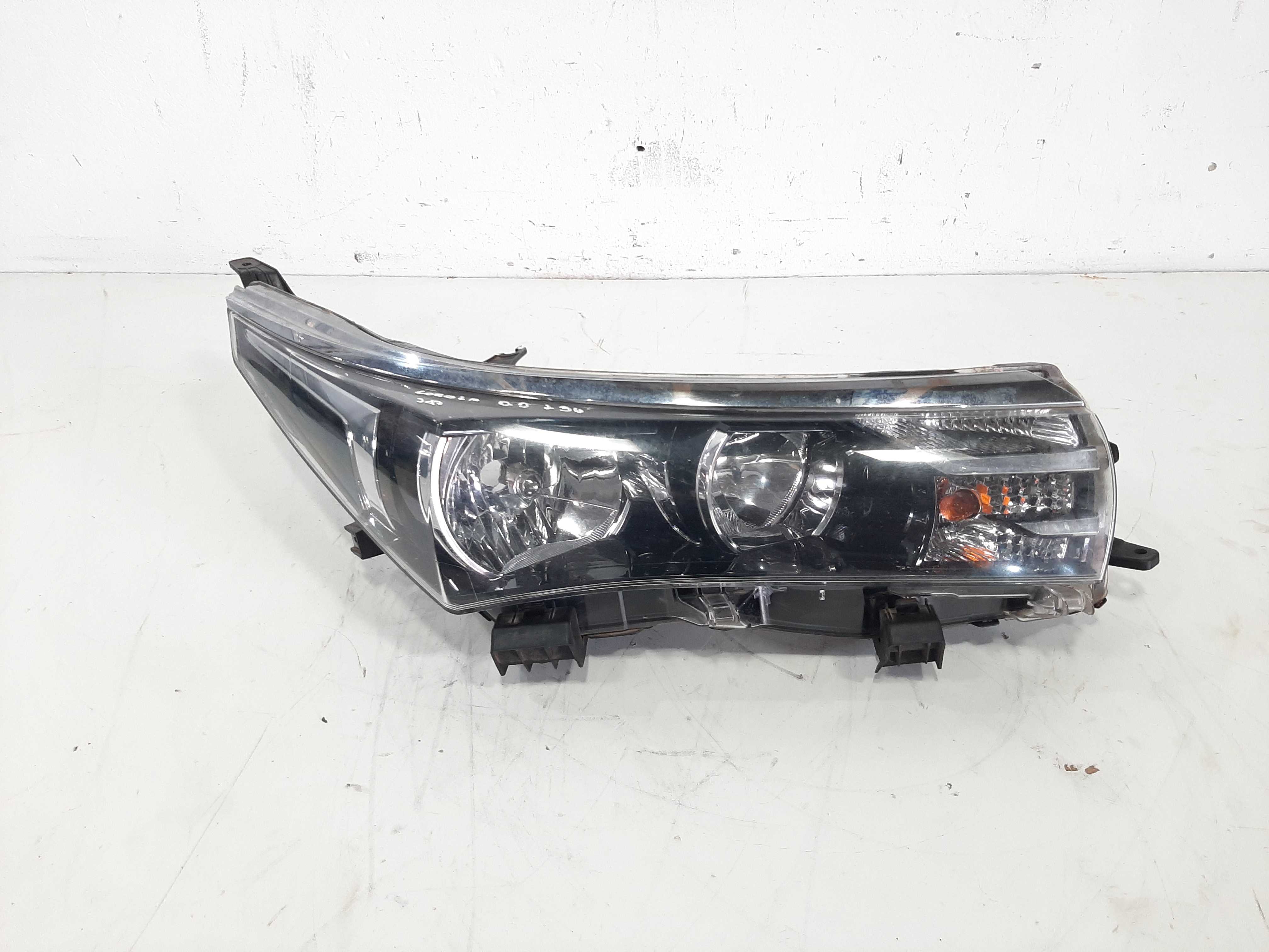 Farol Dianteiro Direito Corolla Xei 2014 A 2017 C/ Avaria 10
