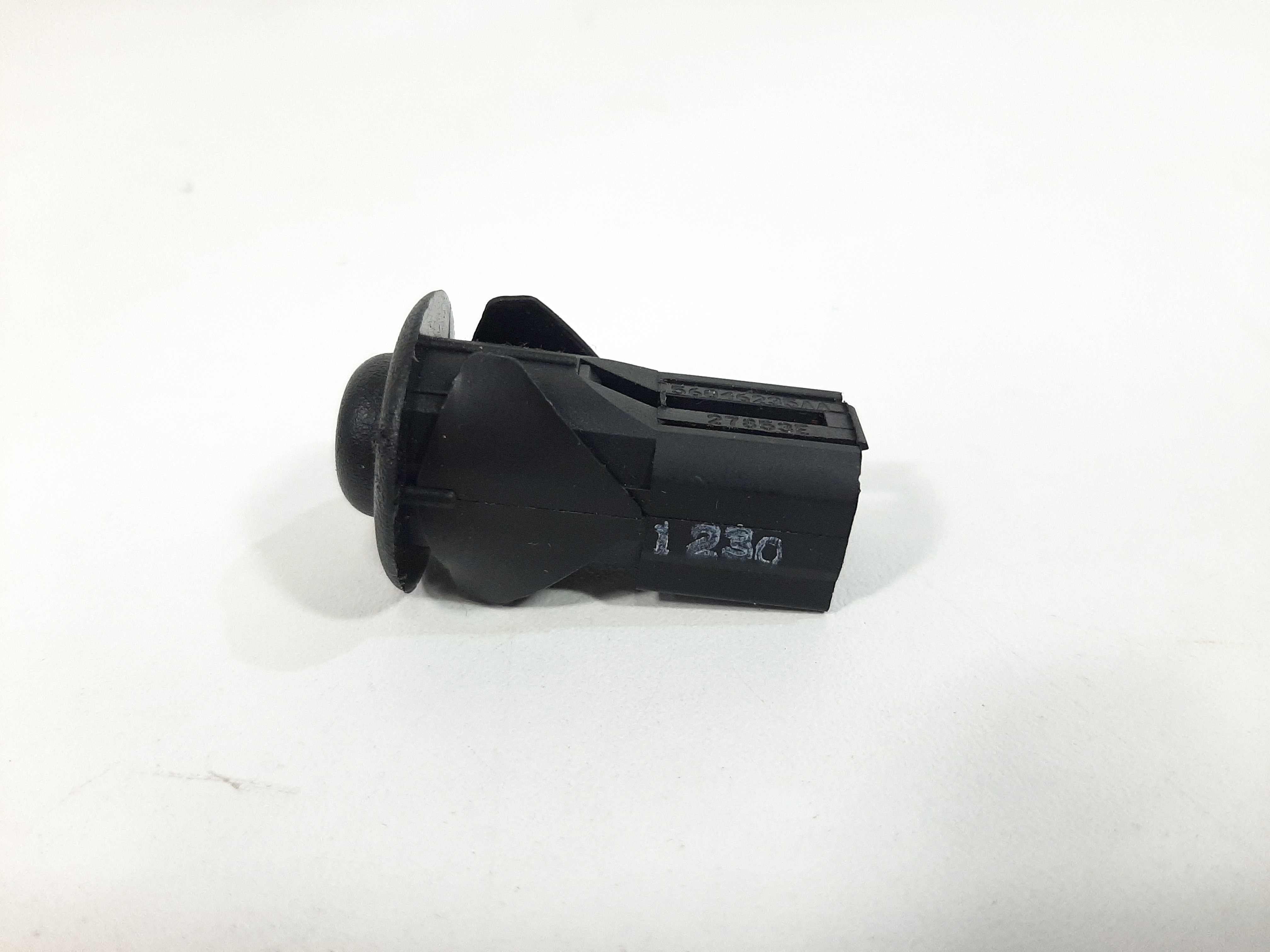 Botão Abertura Portinhola Jeep Grand Cherokee 2011 A 2015 1