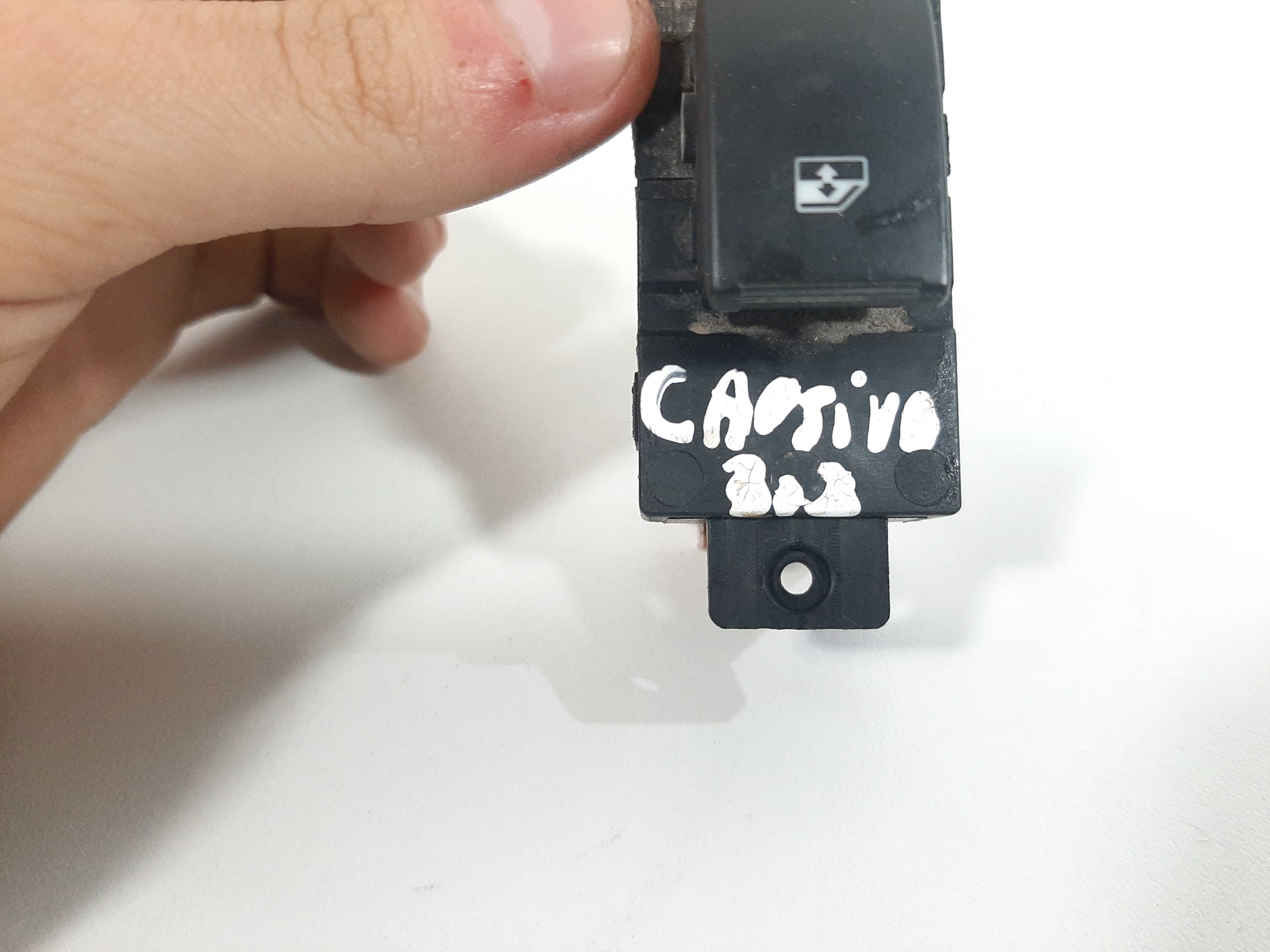 Botão Comando Vidro Elétrico Tras Direit Captiva 2008 A 2016 8