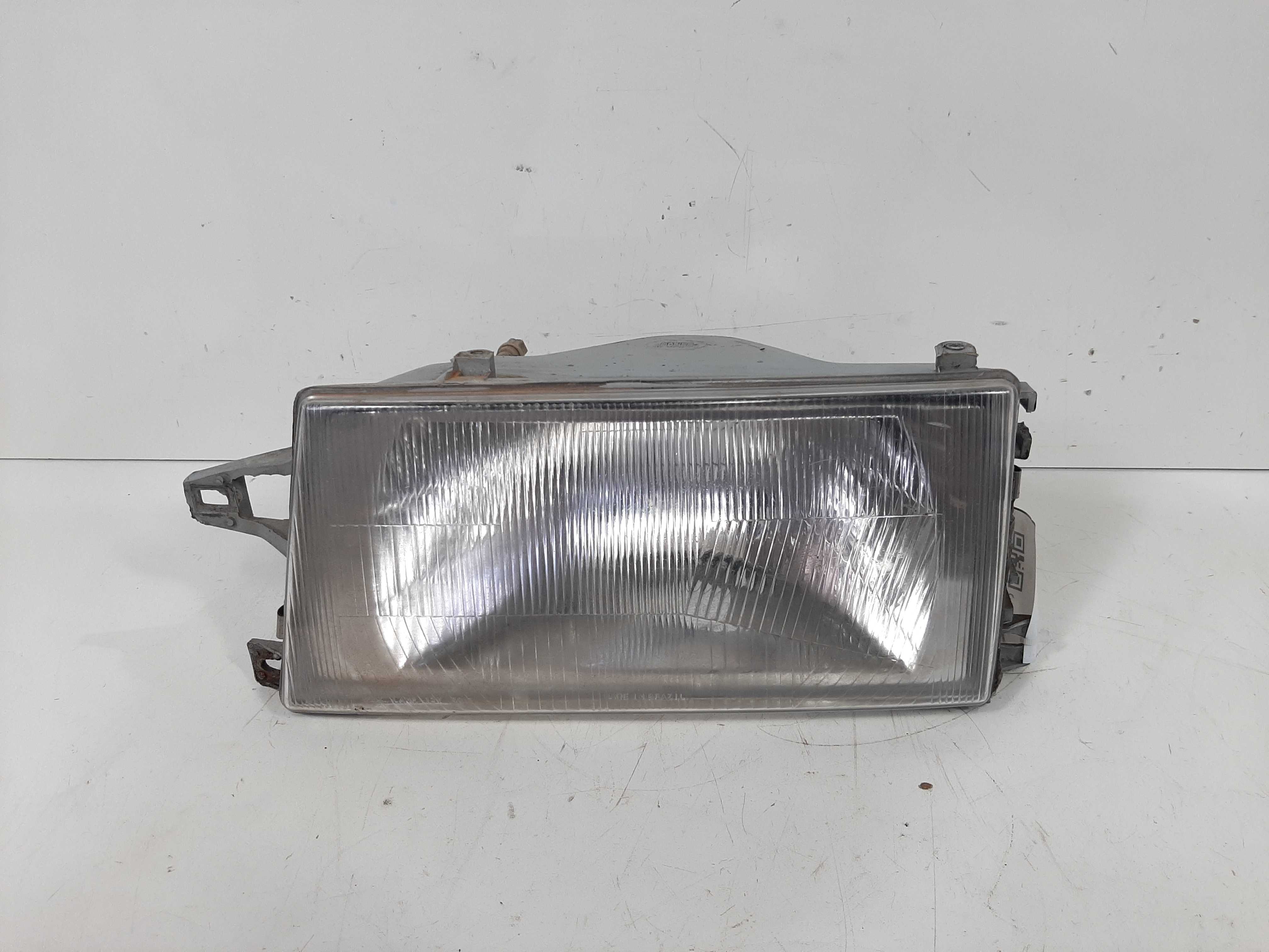 Farol Esquerdo Fiat Fiorino Paralelo 1995 1996 1997 A 1999 2