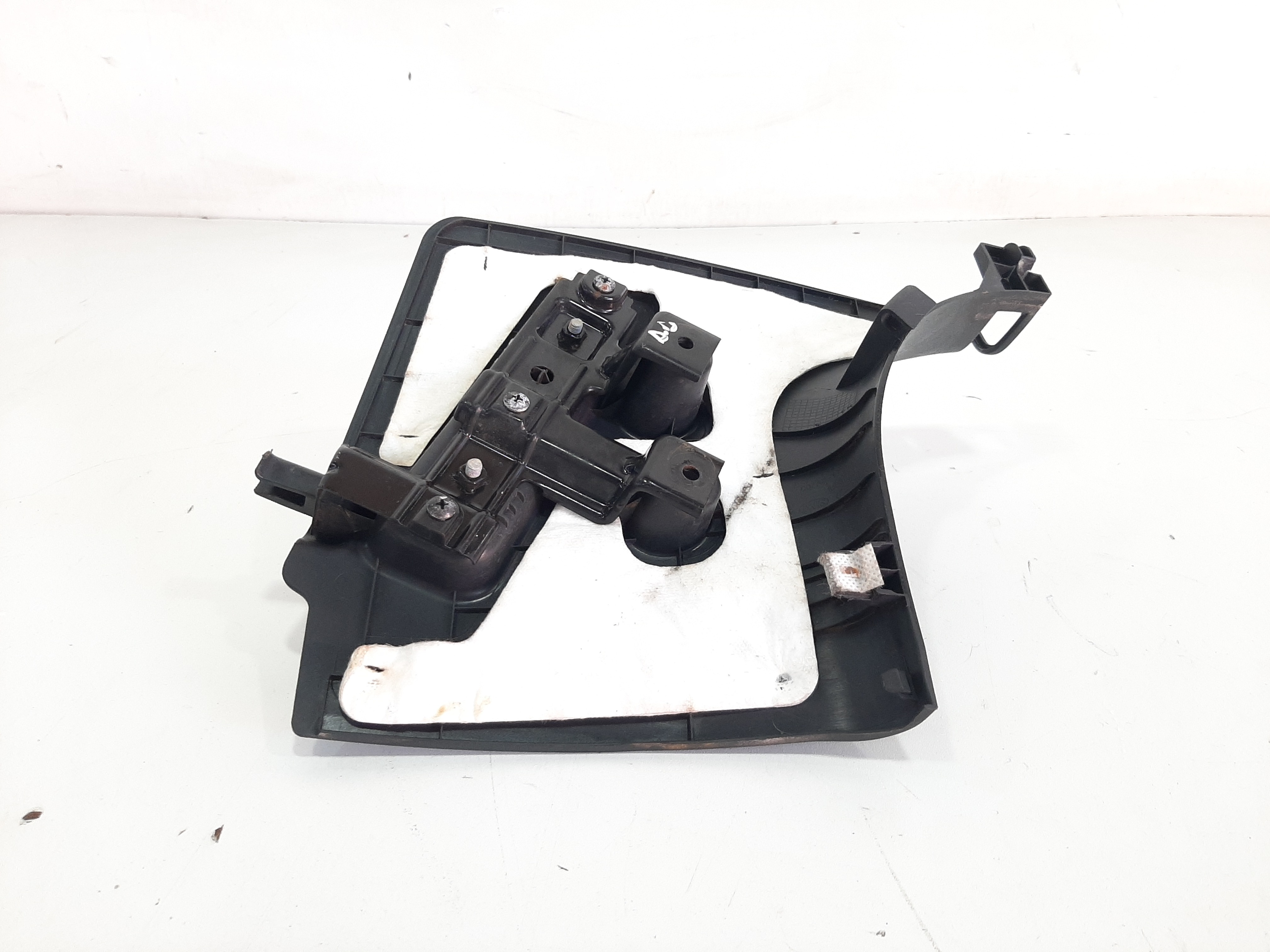 Moldura Coluna Dianteira Direita Hyundai Veloster 2013 2014 5