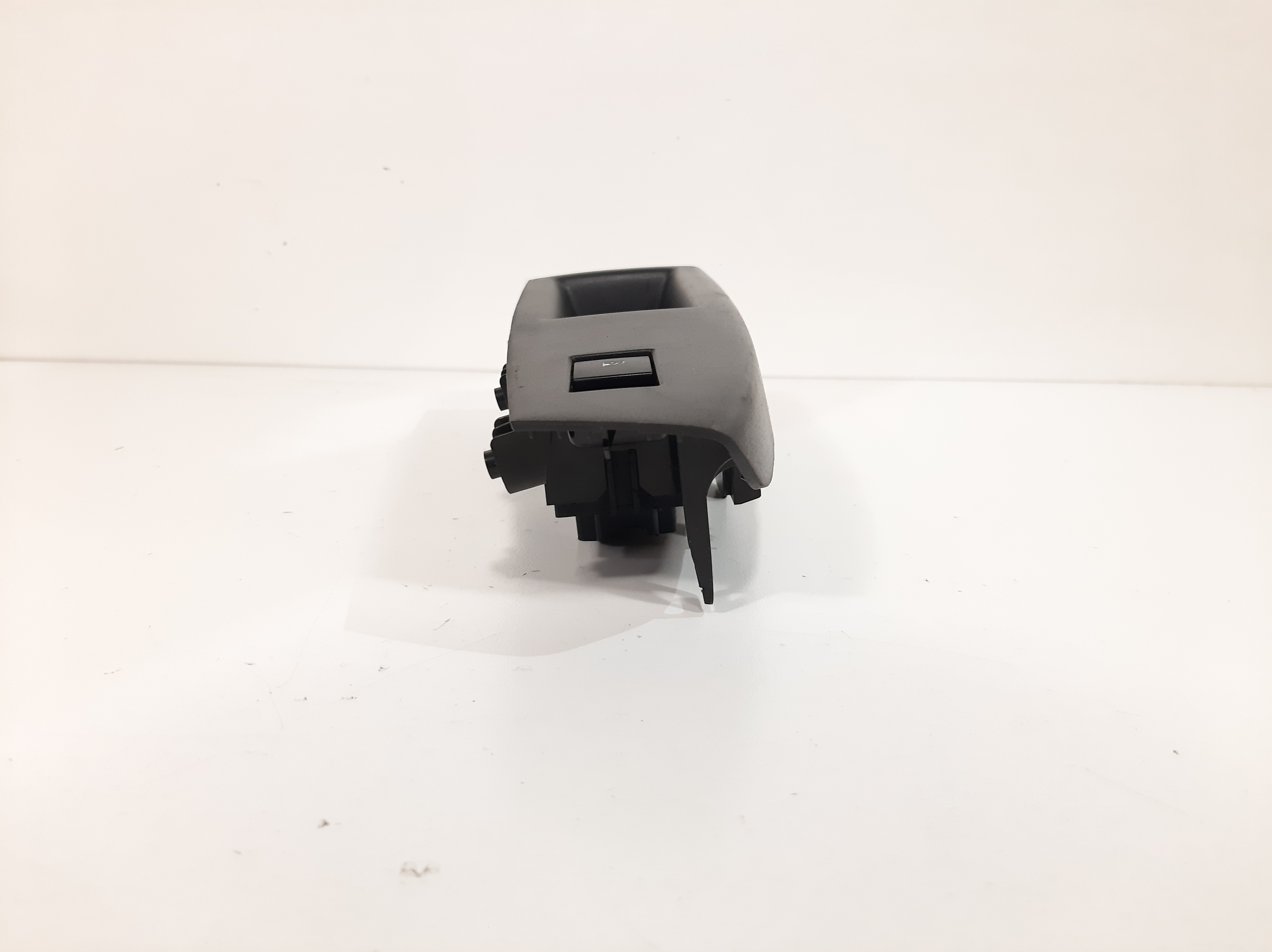 Botão Vidro Elétrico Traseiro Esquerdo Gm Cruze 2011 A 2016 2