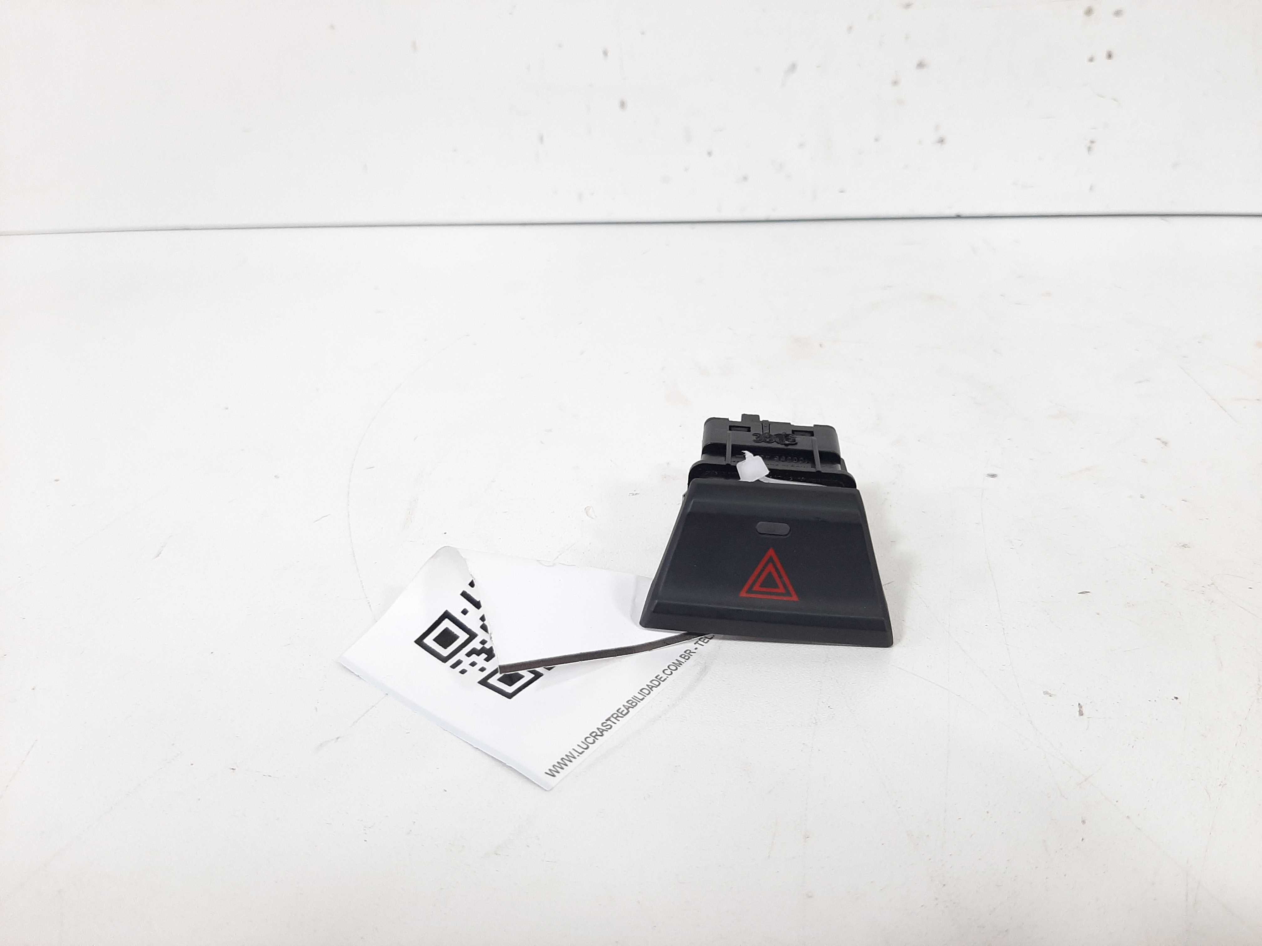 Botão Interruptor Pisca Alerta Gm Onix 2013 2014 2015 A 2019 1