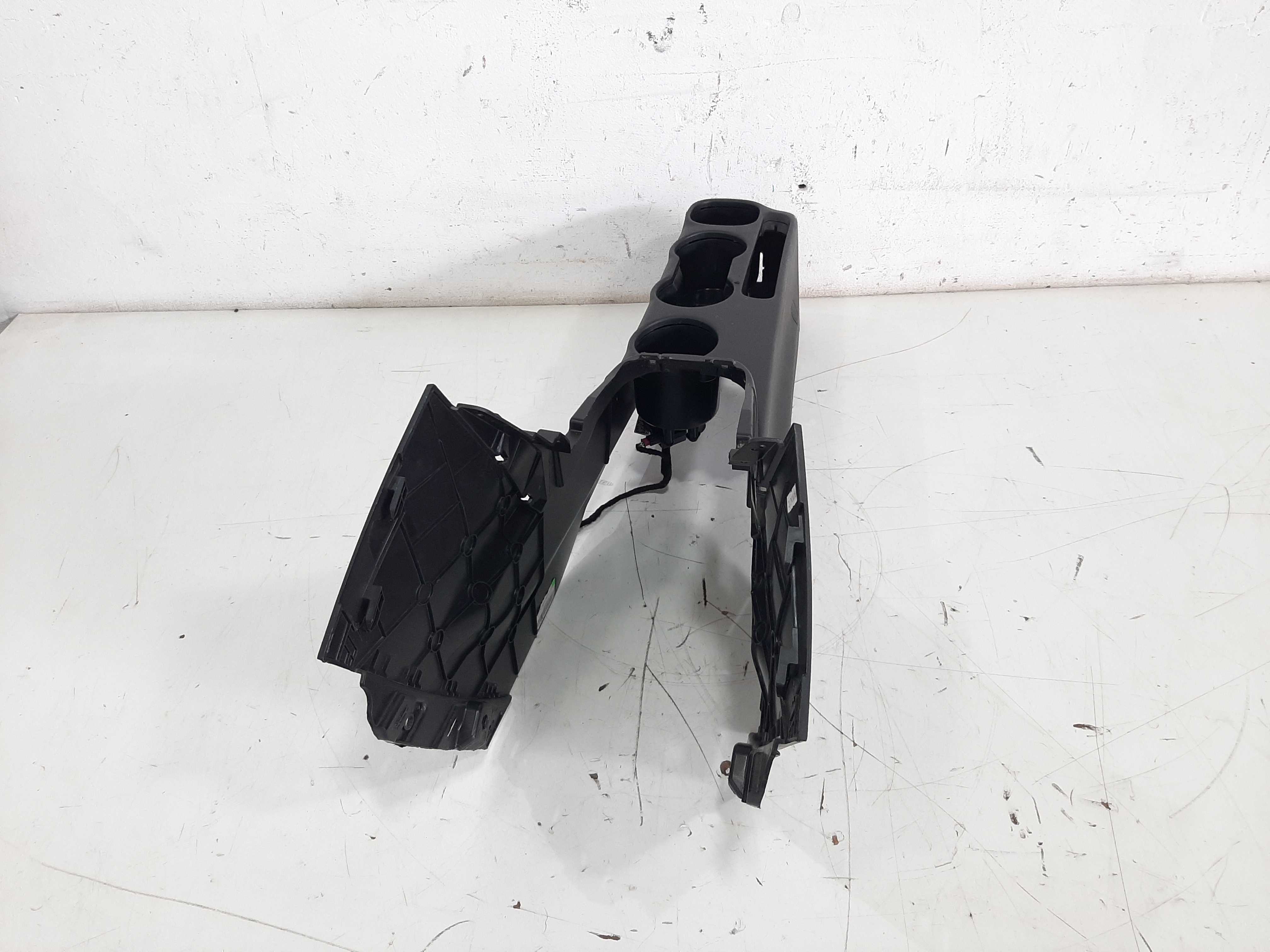 Console Central Porta Copos Objetos Tracker Ltz 2014 A 2019 7