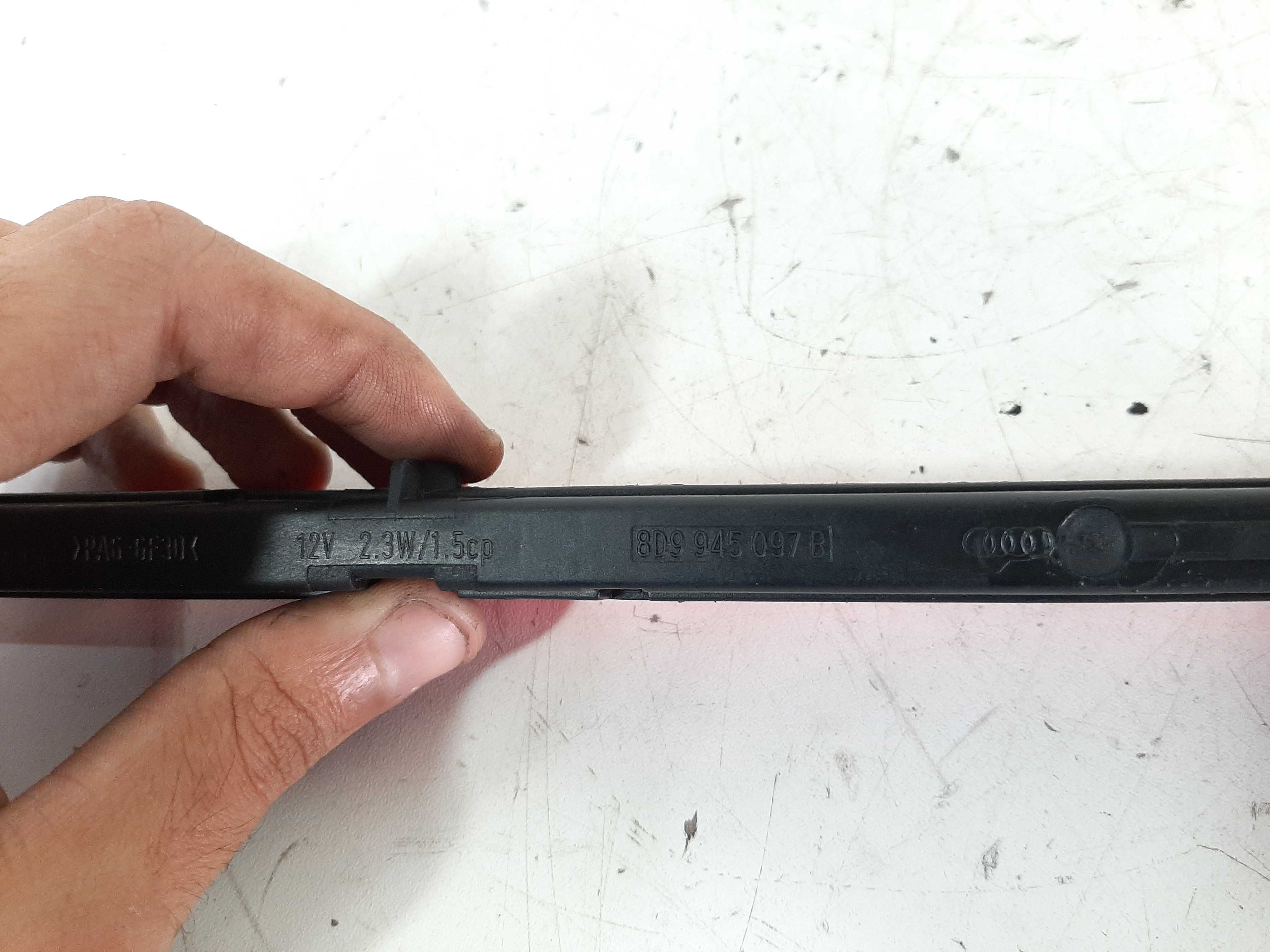 Luz Brake Light Audi A3 Cód. 8d9 945 097 B 9