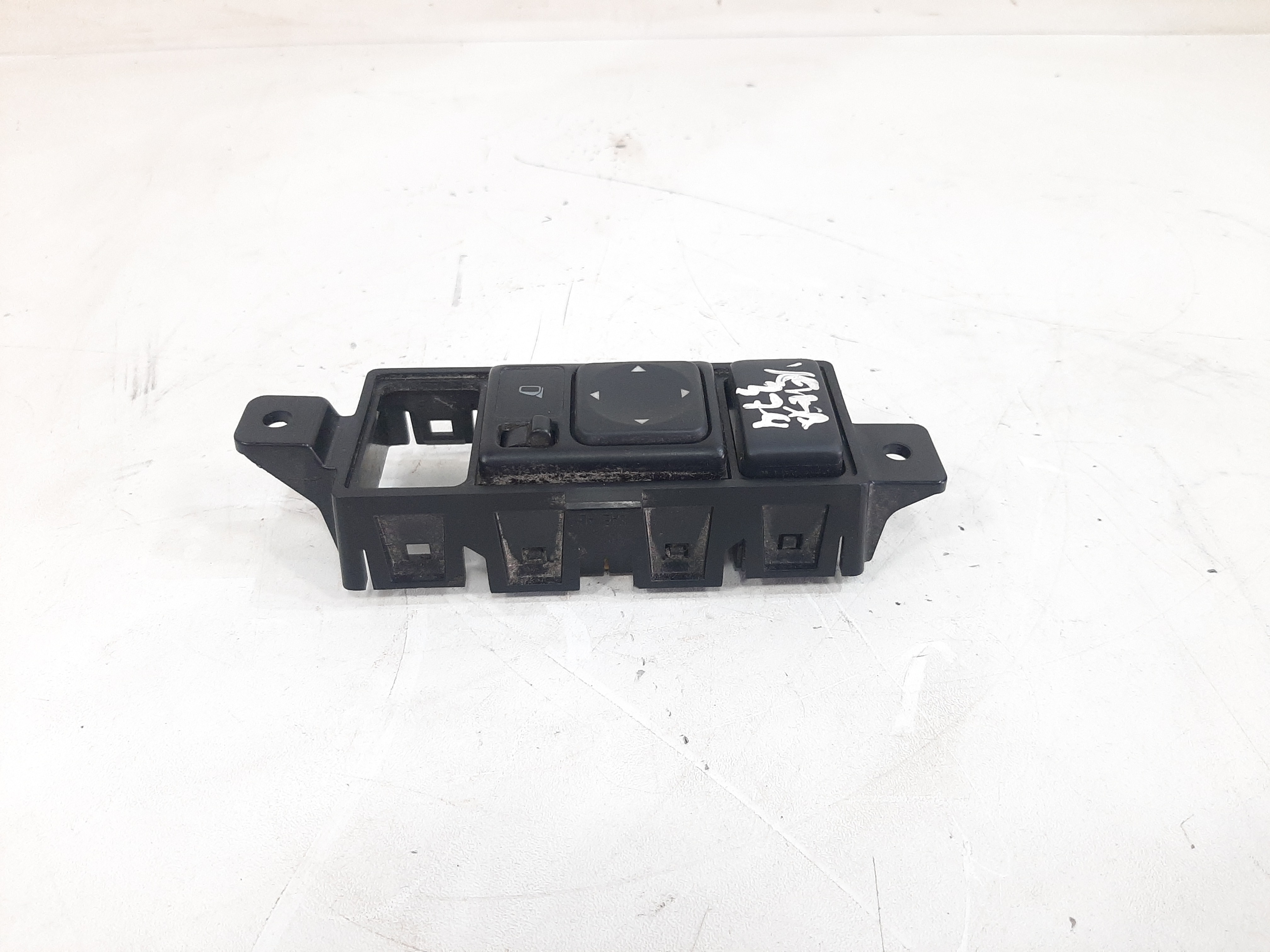 Botão Comando Retrovisor Elétrico Nissan Versa 2011 A 2016 1