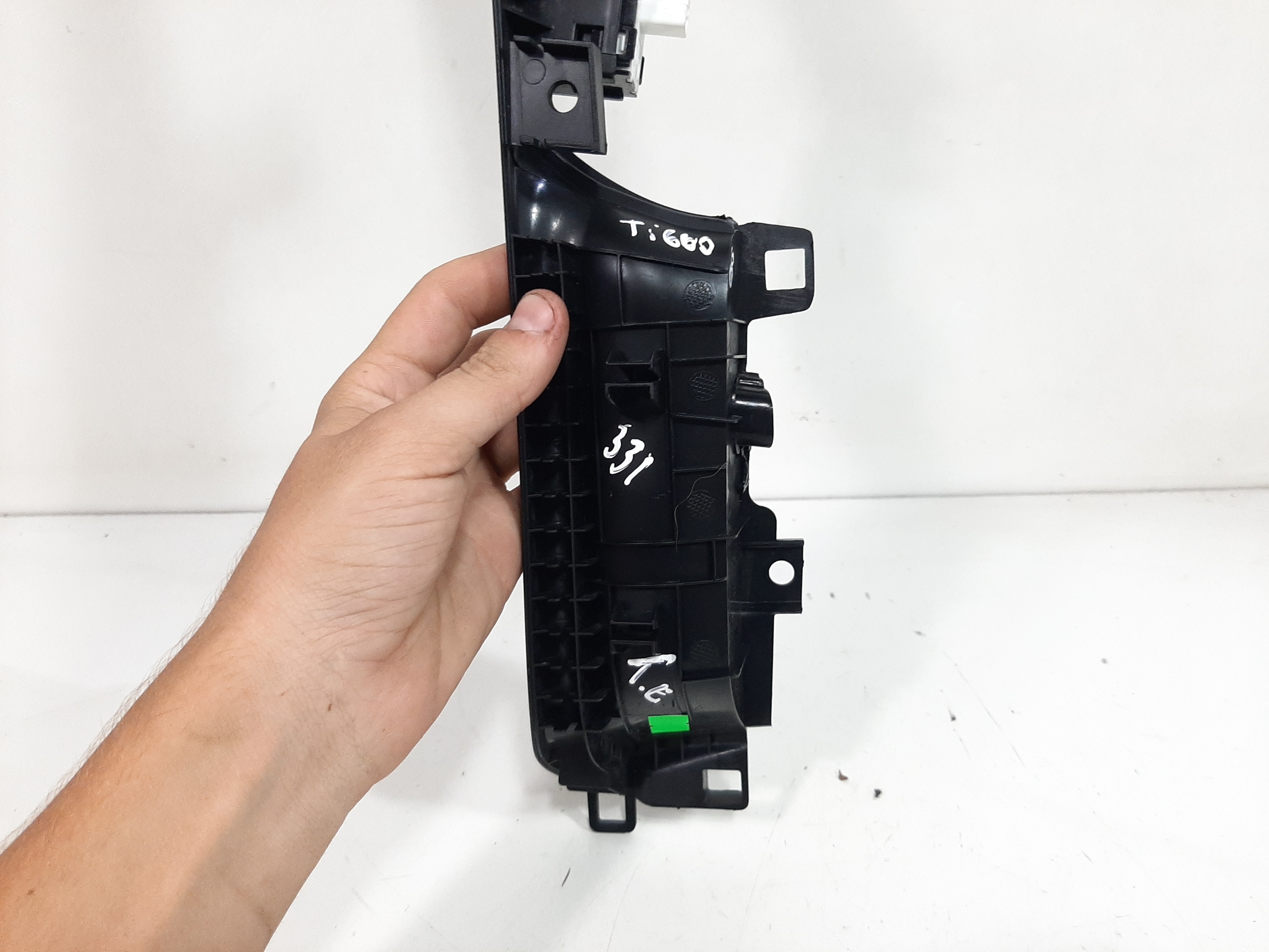Comando Vidro Elétrico Trás Esquerdo Chery Tiggo 8 19 A 2022 2