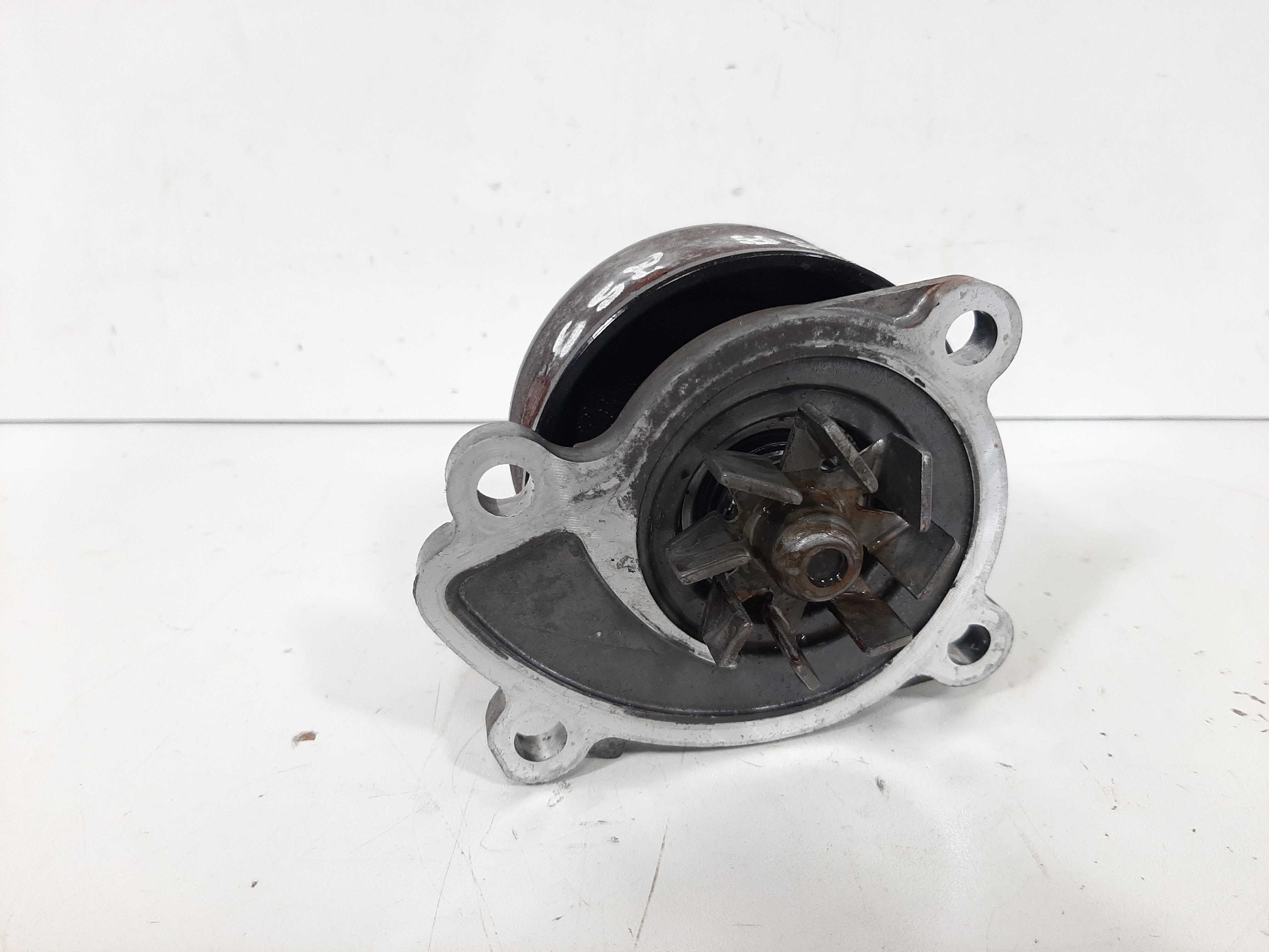 Bomba Água Nissan Versa 1.6 16v 2011 2012 2013 2014 A 2017 1