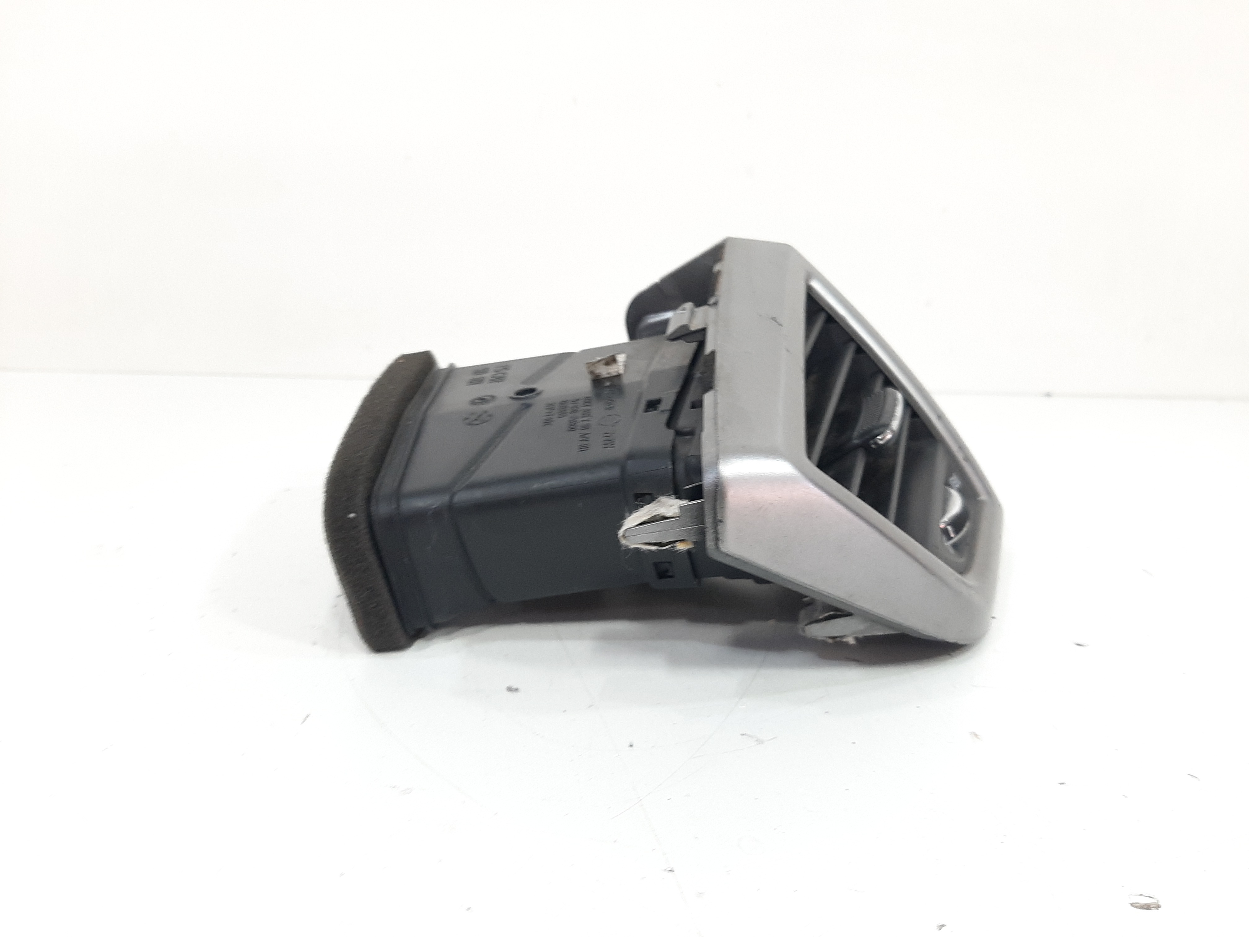 Difusor Ar Dianteira Direita Hyundai Veloster 2012 2013 9