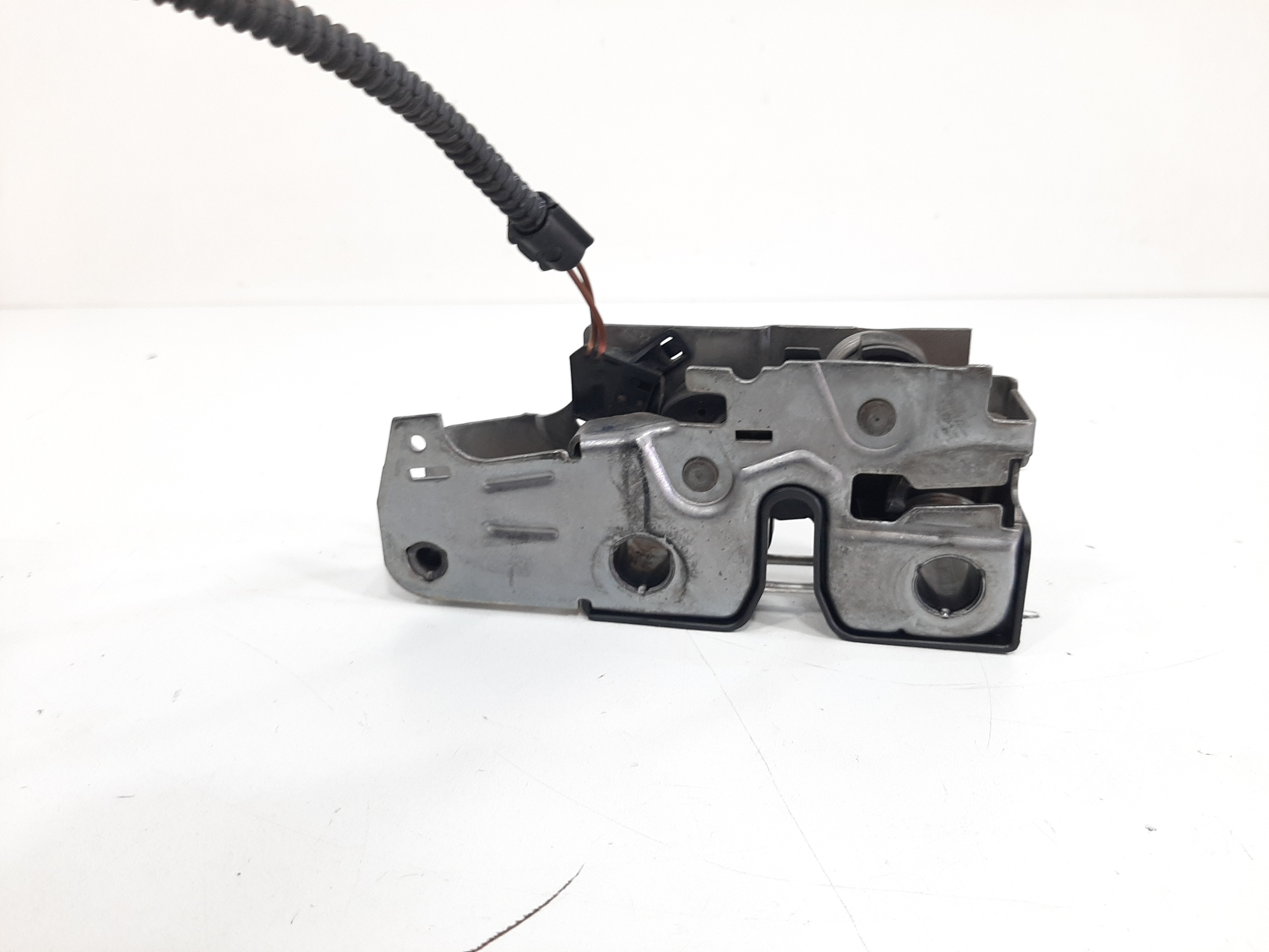 Fechadura Capô Volkswagen Vw Tiguan 2012 2013 2014 A 2017 3