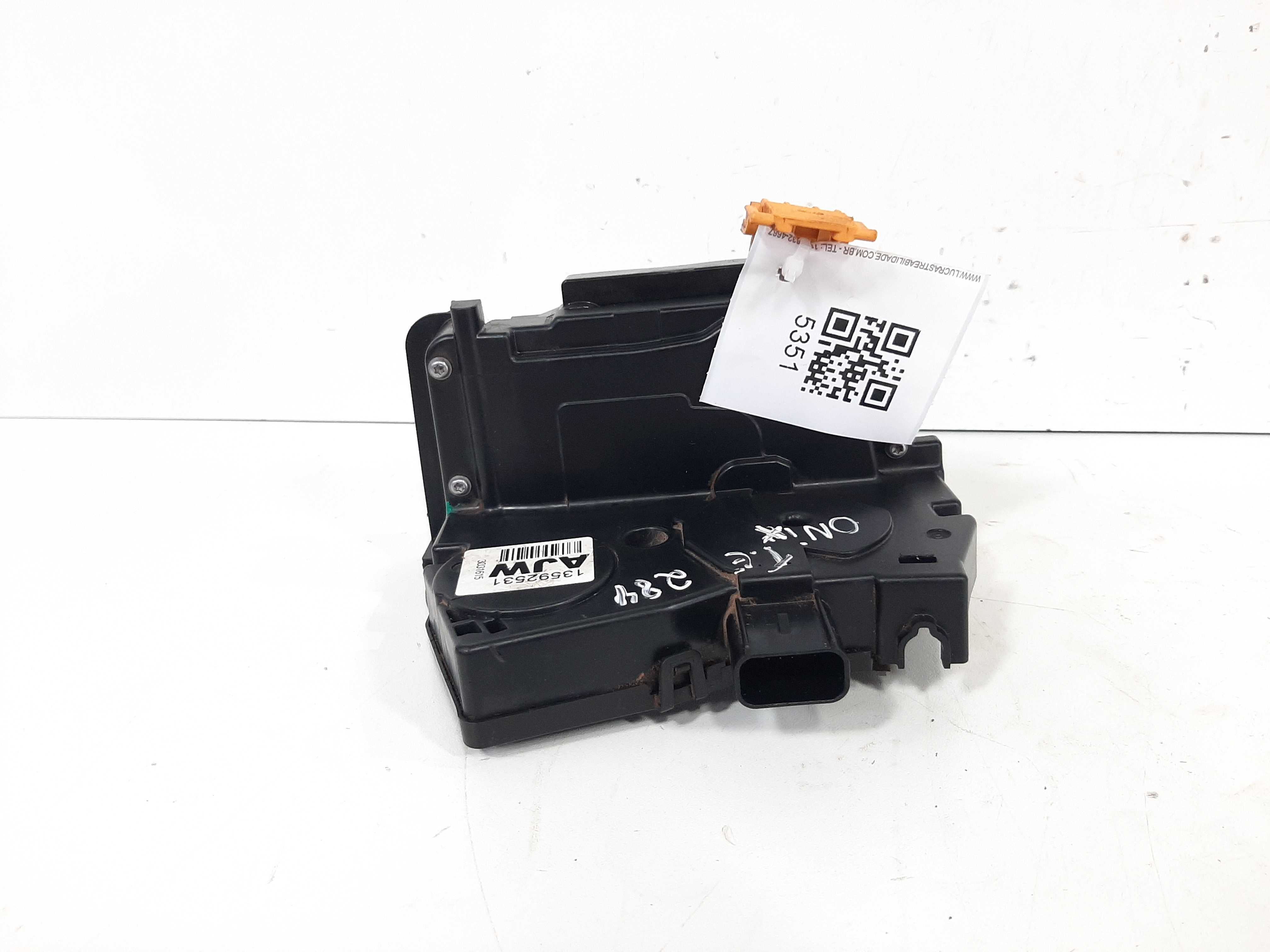 Fechadura Porta Traseira Esquerda Gm Onix 2013 2014 A 2019 5