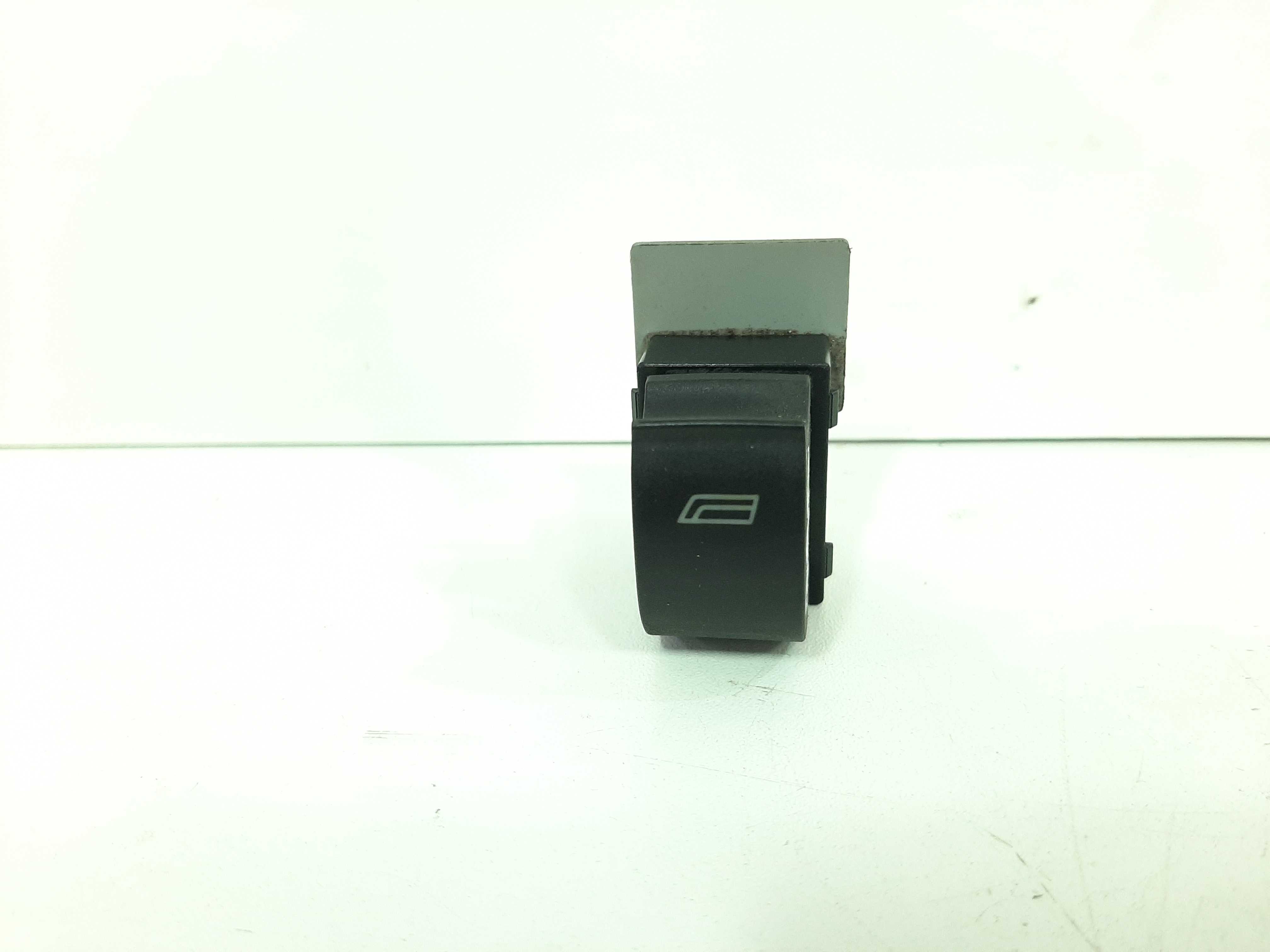 Comando Vidro Elétrico T.e A3 Cód. 4bo 959 855 C/ Avaria 5