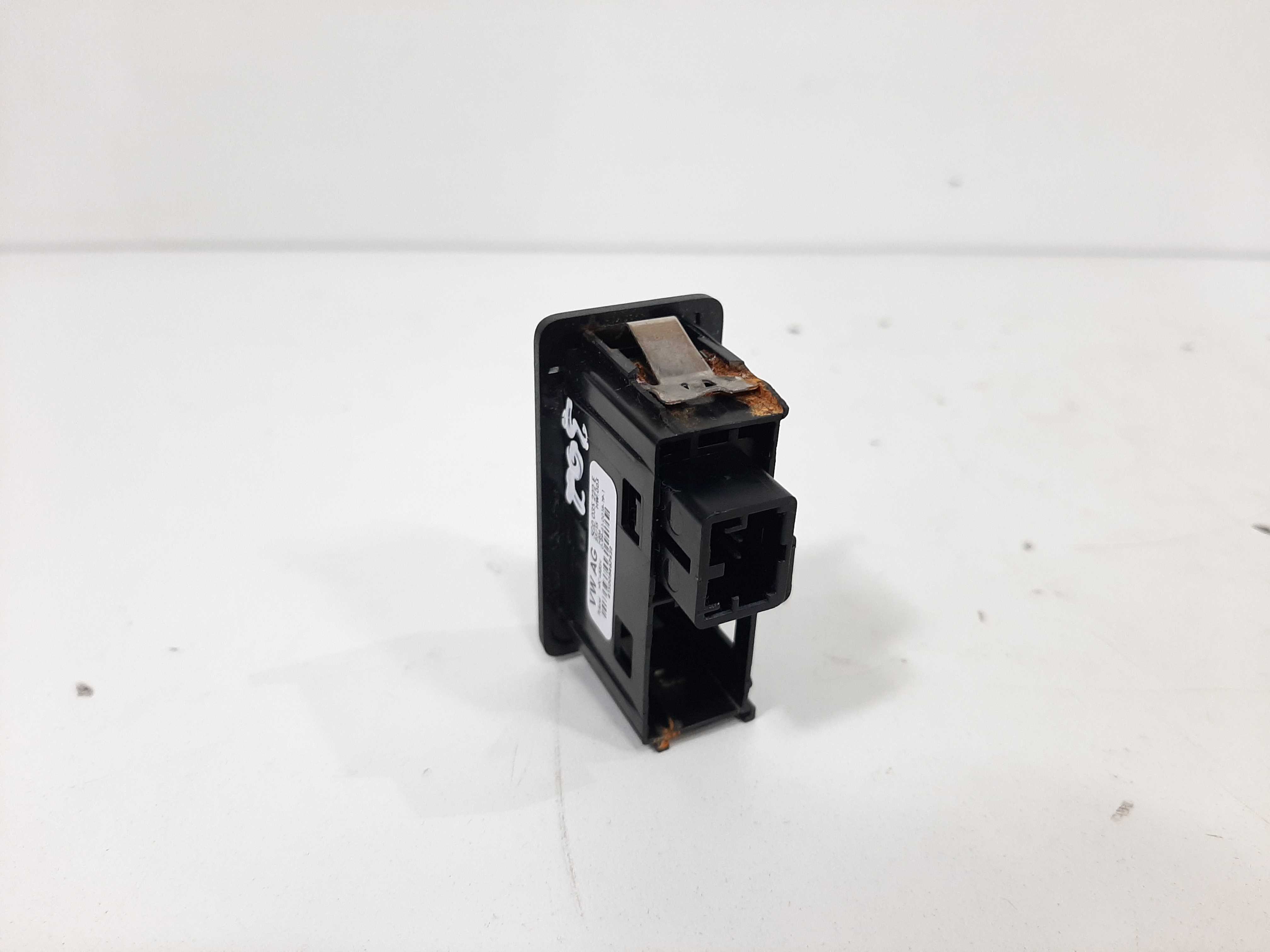 Conector Usb Cabo Auxiliar Vw Jetta 2012 2013 2014 A 2018 8