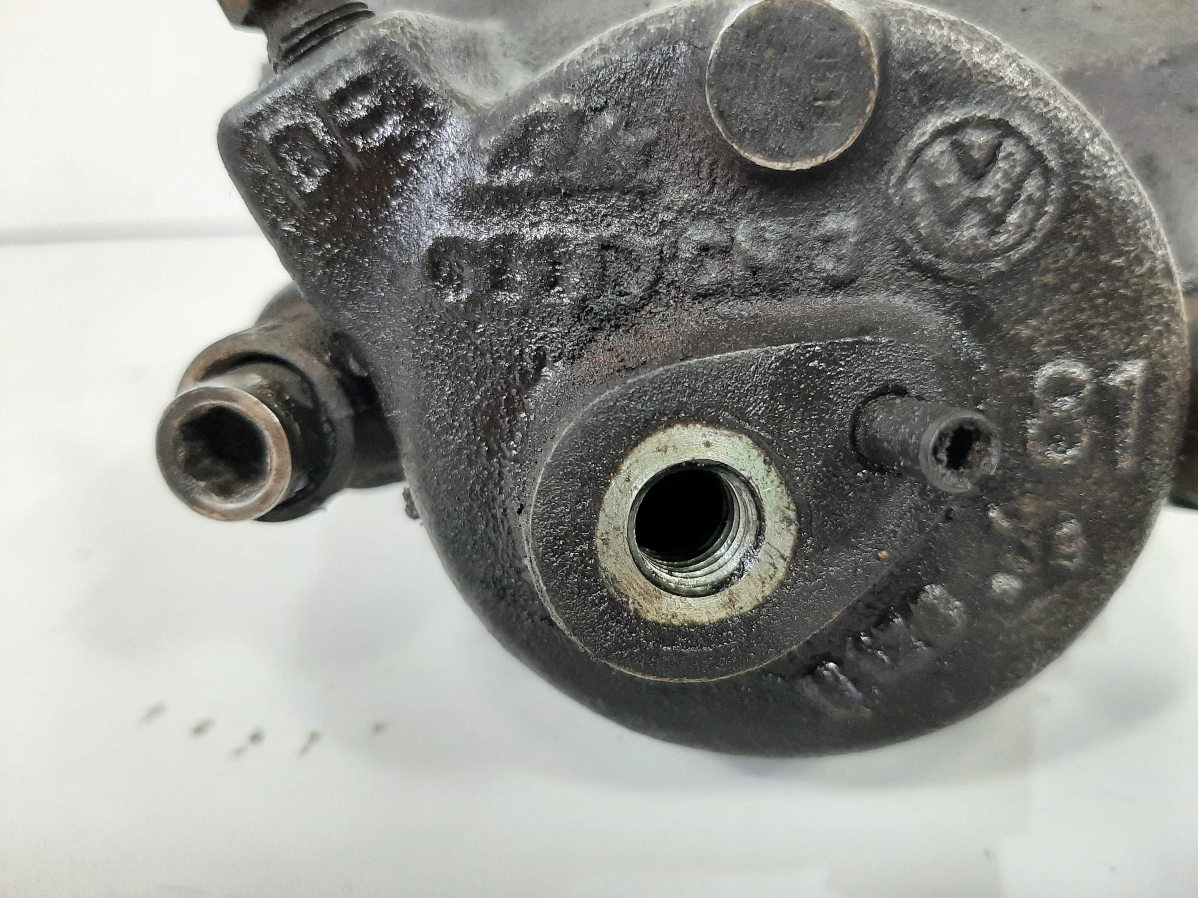 Pinça Dianteira Esquerda Audi A3 1.8 1997 1998 A 2003 7