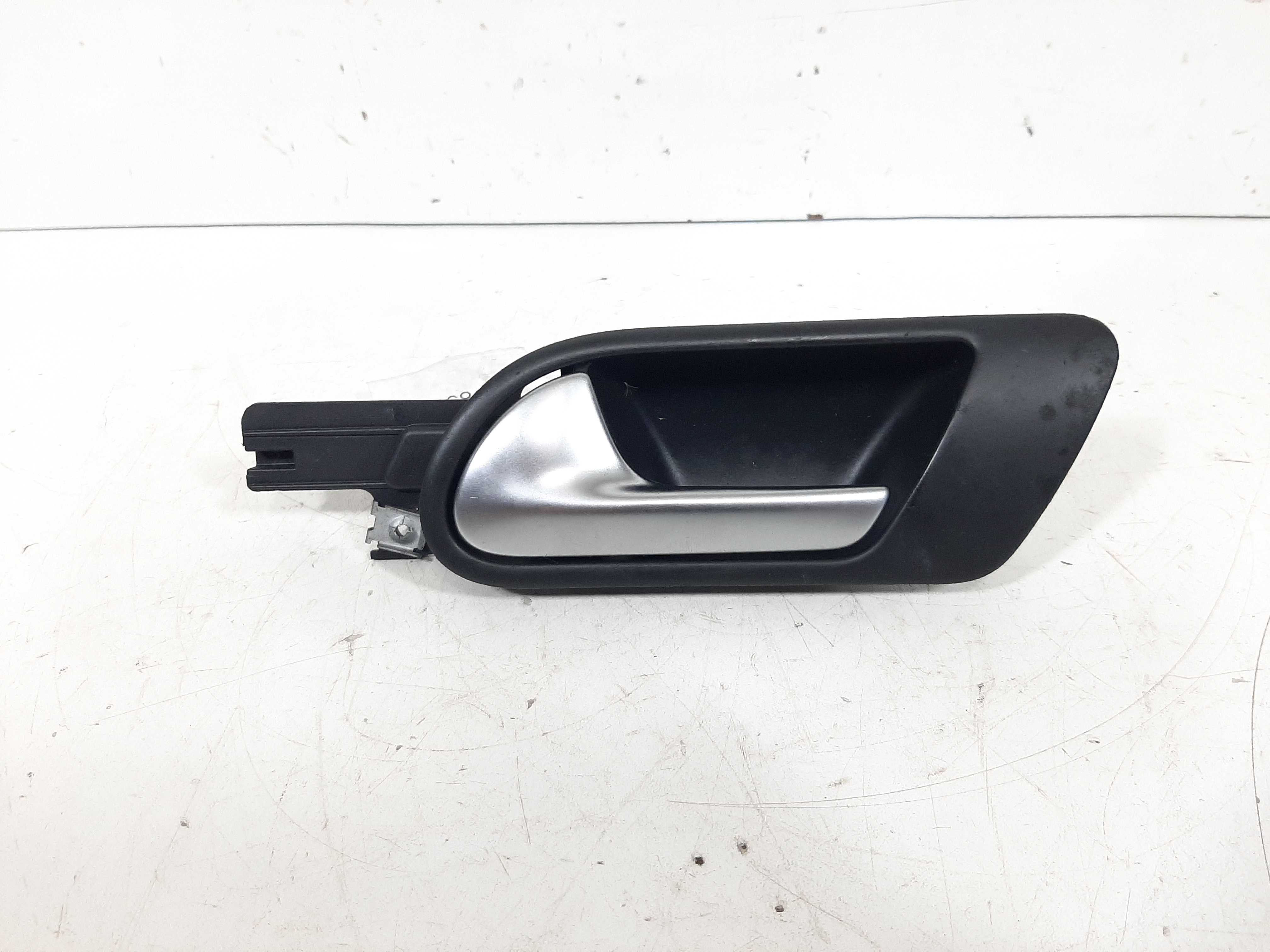 Maçaneta Interna Porta Traseira Esquerda Vw Jetta 07 A 2012 4