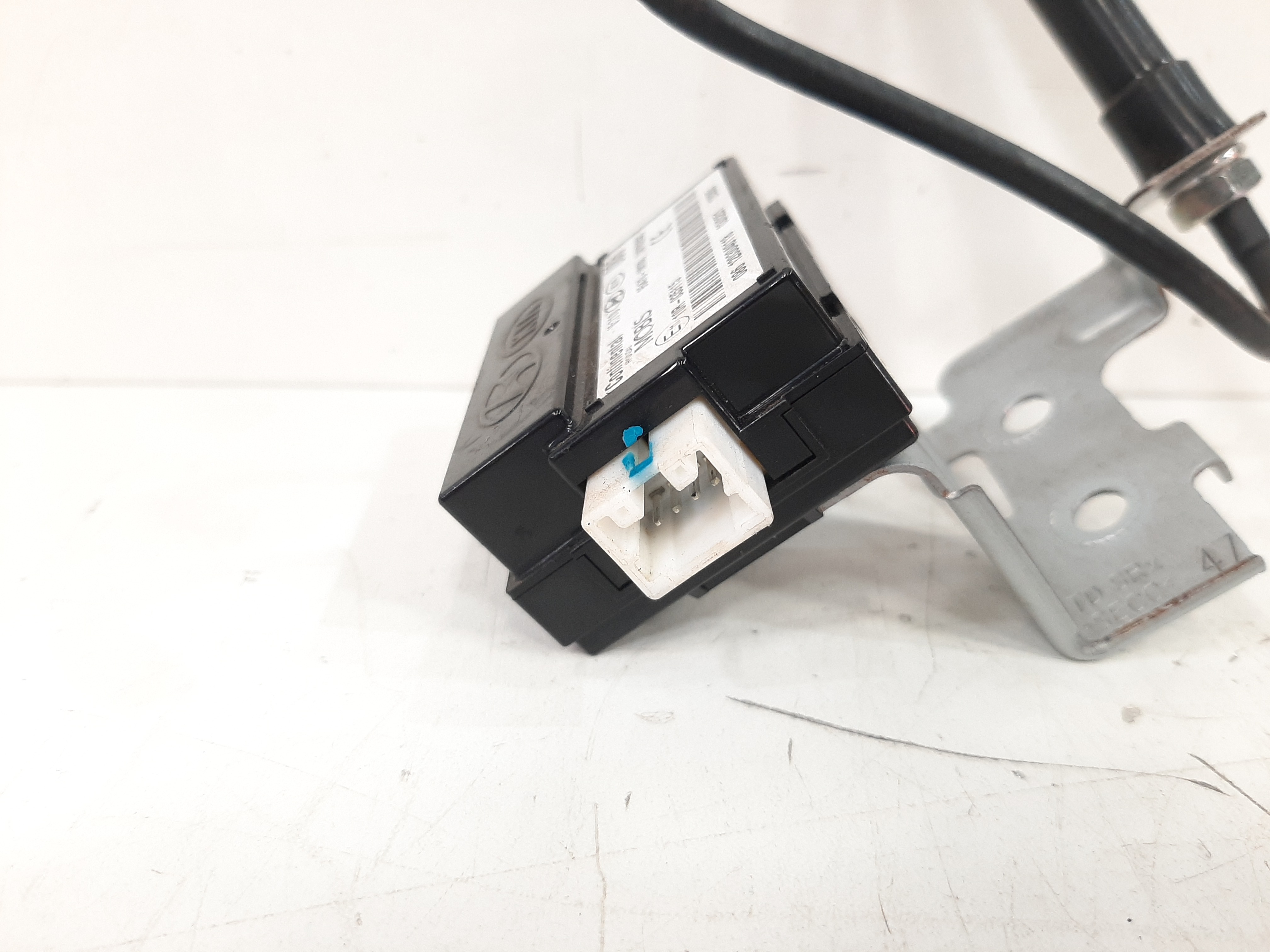 Módulo Central Antena Kia Cerato Koup 2011 A 2013 954701m100 3